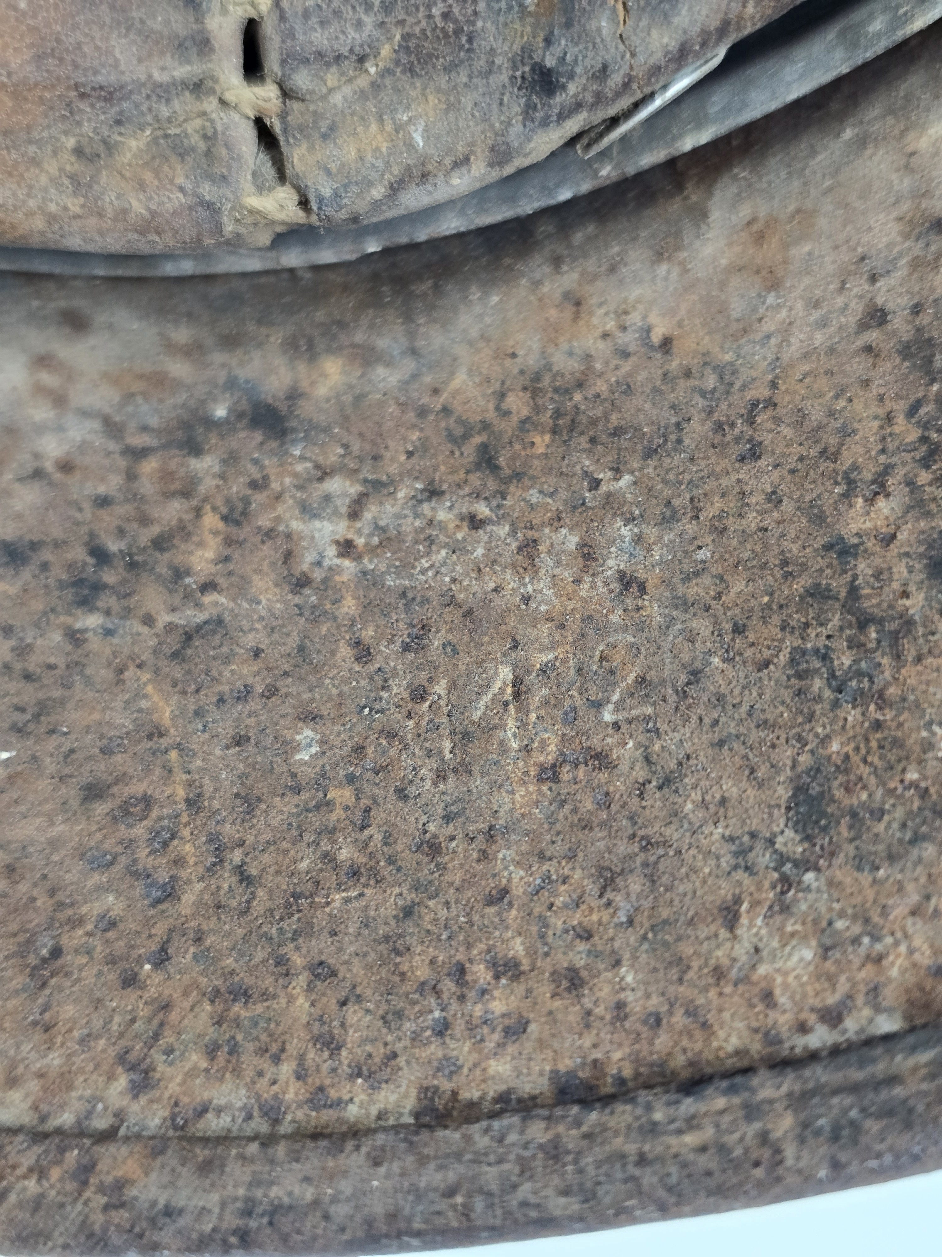 Heavily Service Used Winter Camo Heer Helmet, SE64 — image 2