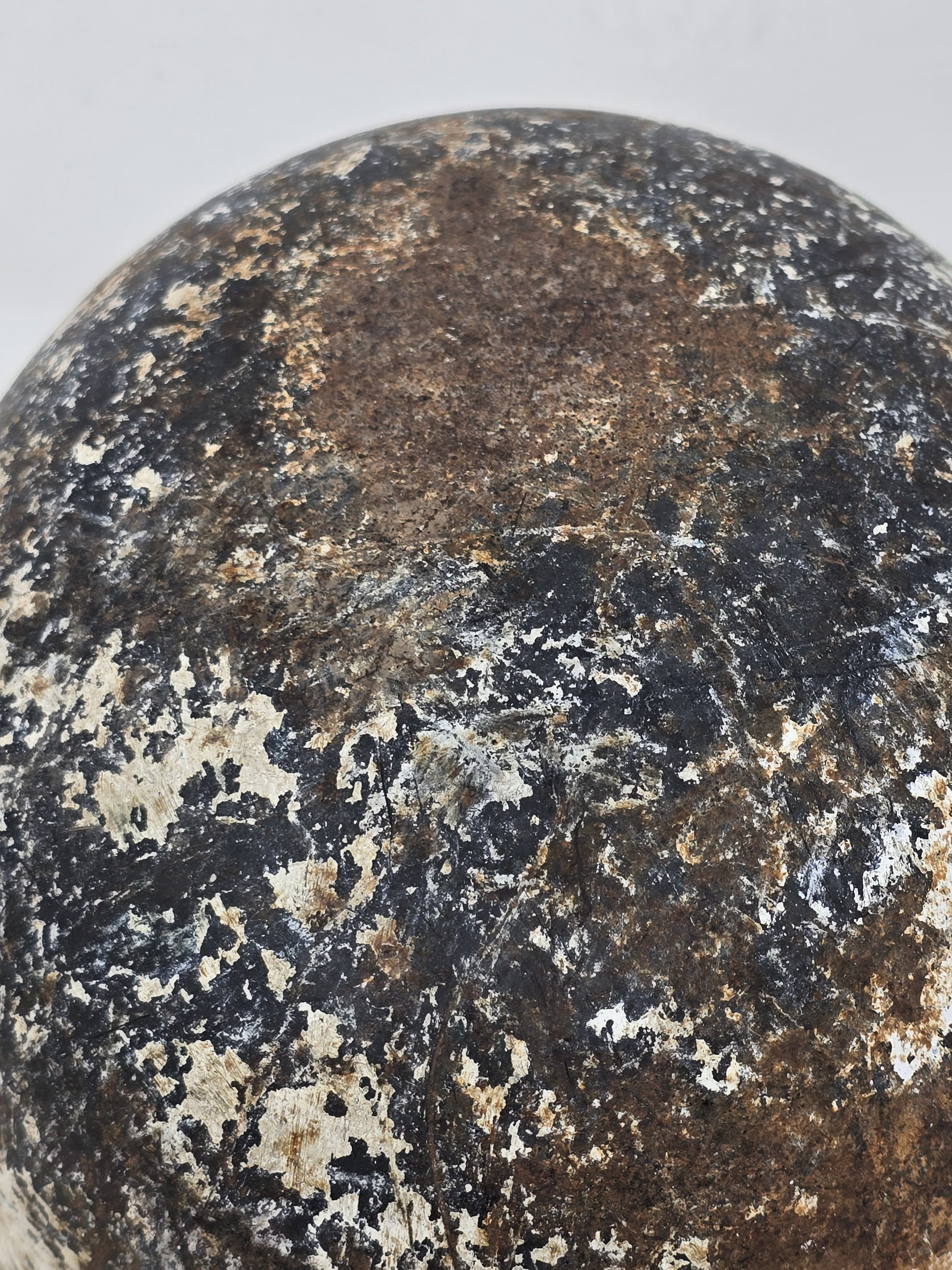 Heavily Service Used Winter Camo Heer Helmet, SE64 — image 4