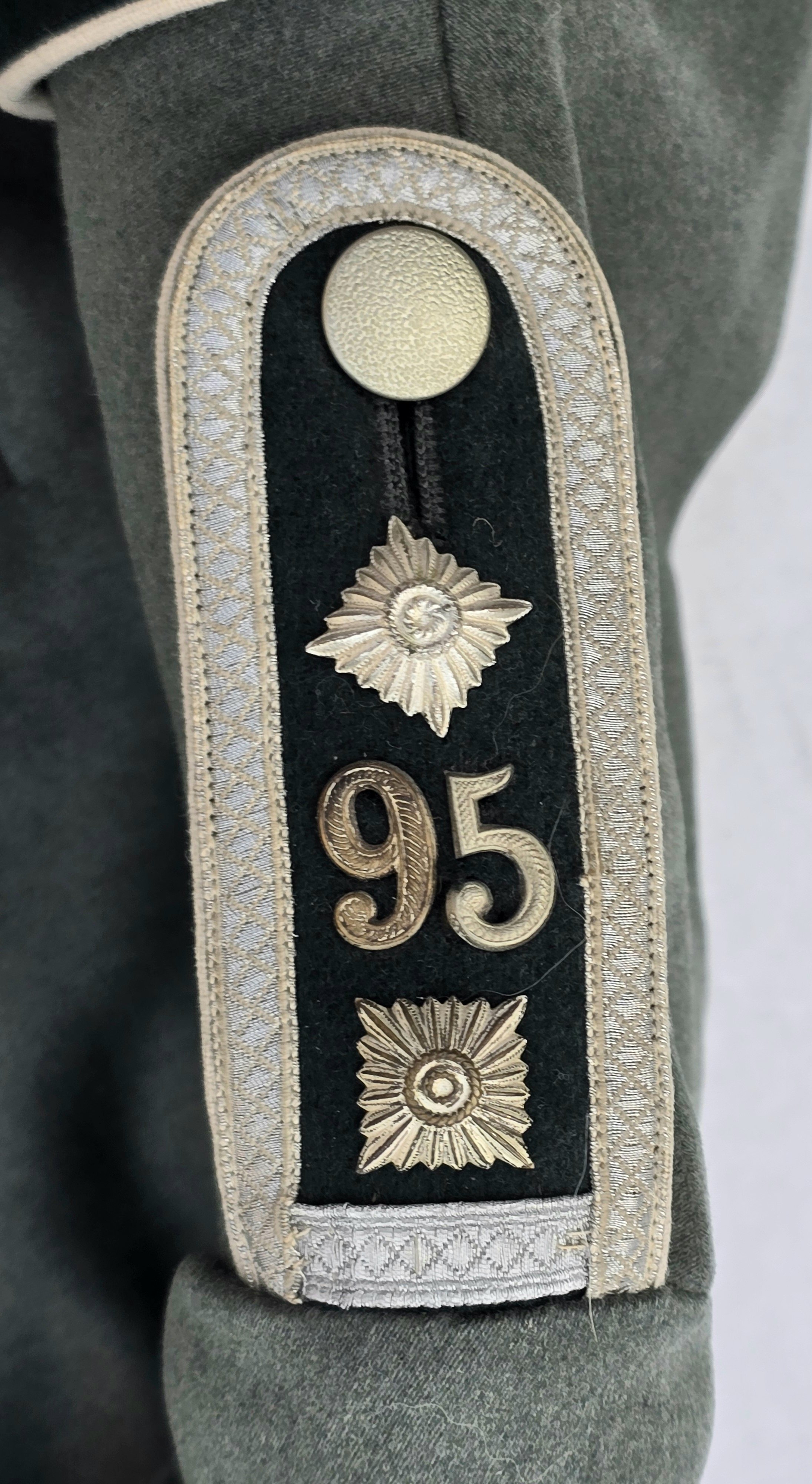 Sharp Heer Standard Bearer's Waffenrock — image 6