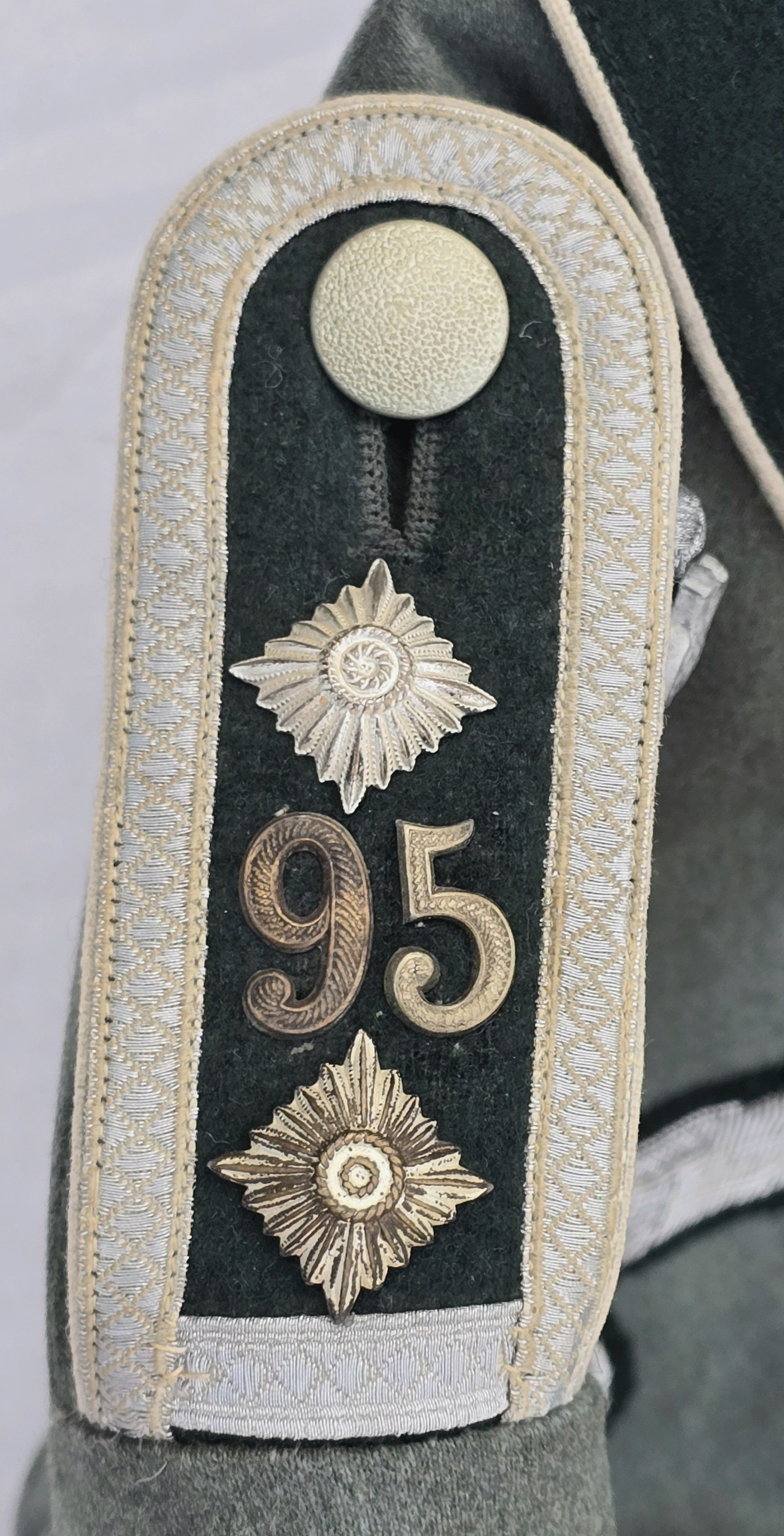 Sharp Heer Standard Bearer's Waffenrock — image 7