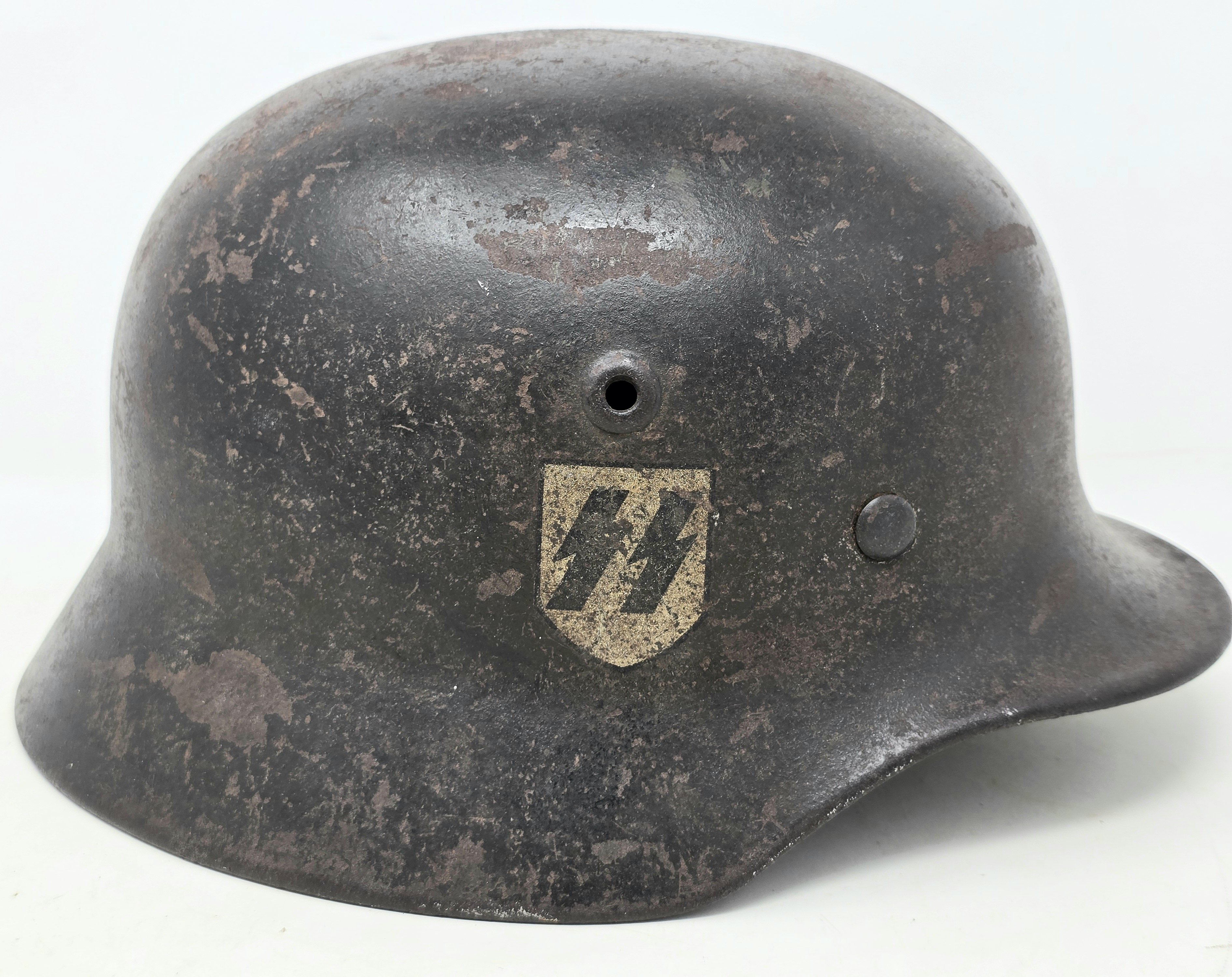 Combat Waffen-SS M40 Helmet, Q64 — image 3
