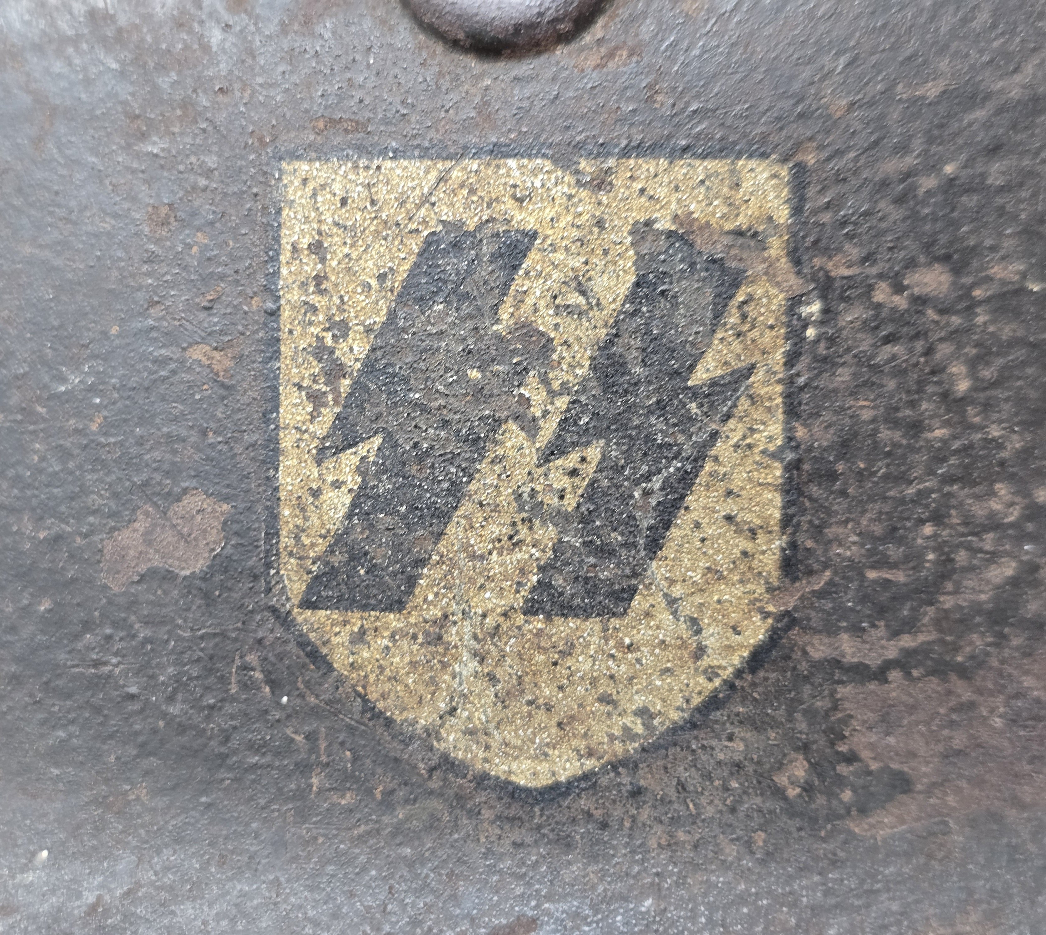 Combat Waffen-SS M40 Helmet, Q64 — image 8