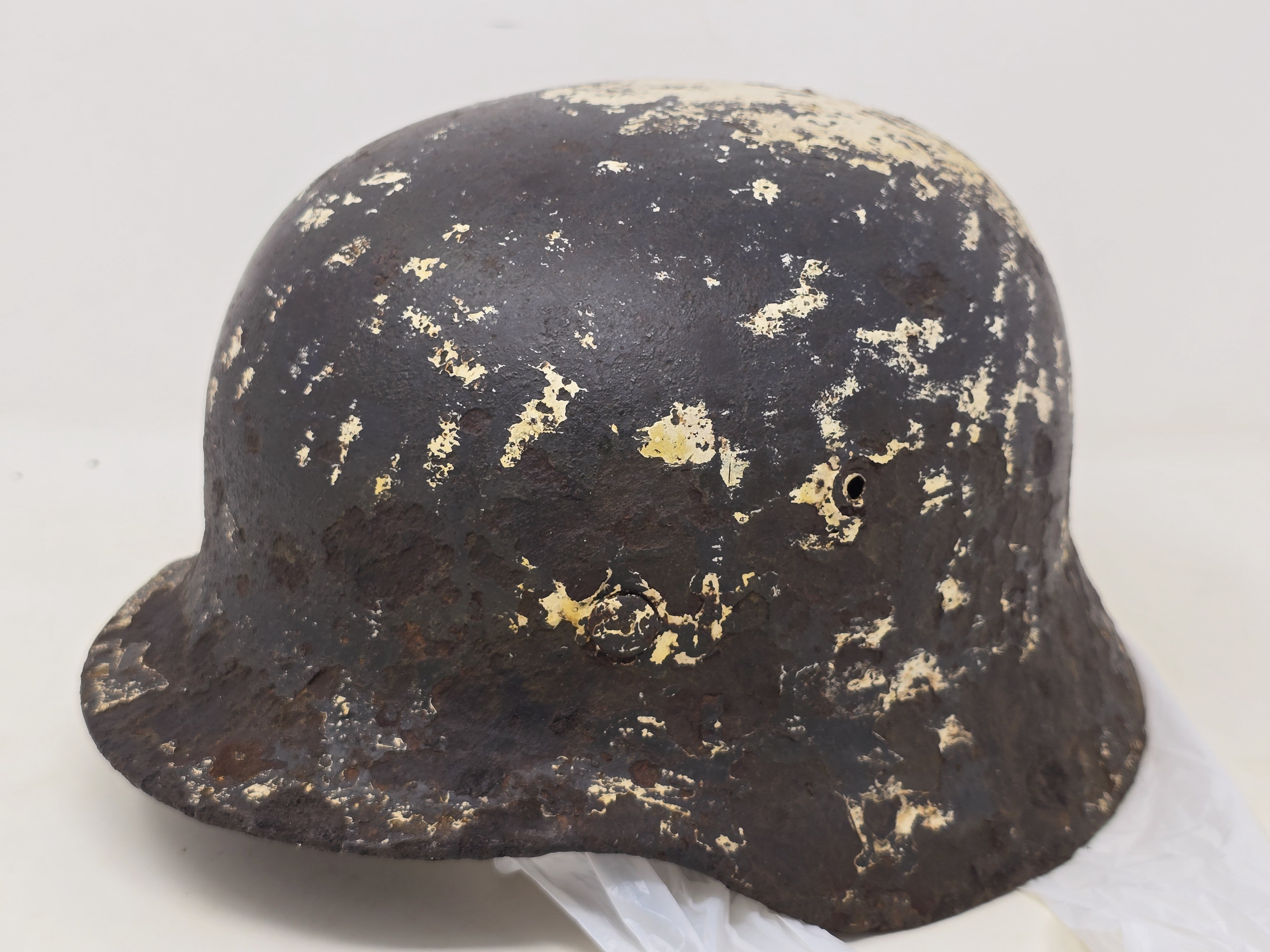 SS Winter Camo Helmet, Battlefield Pickup — image 4