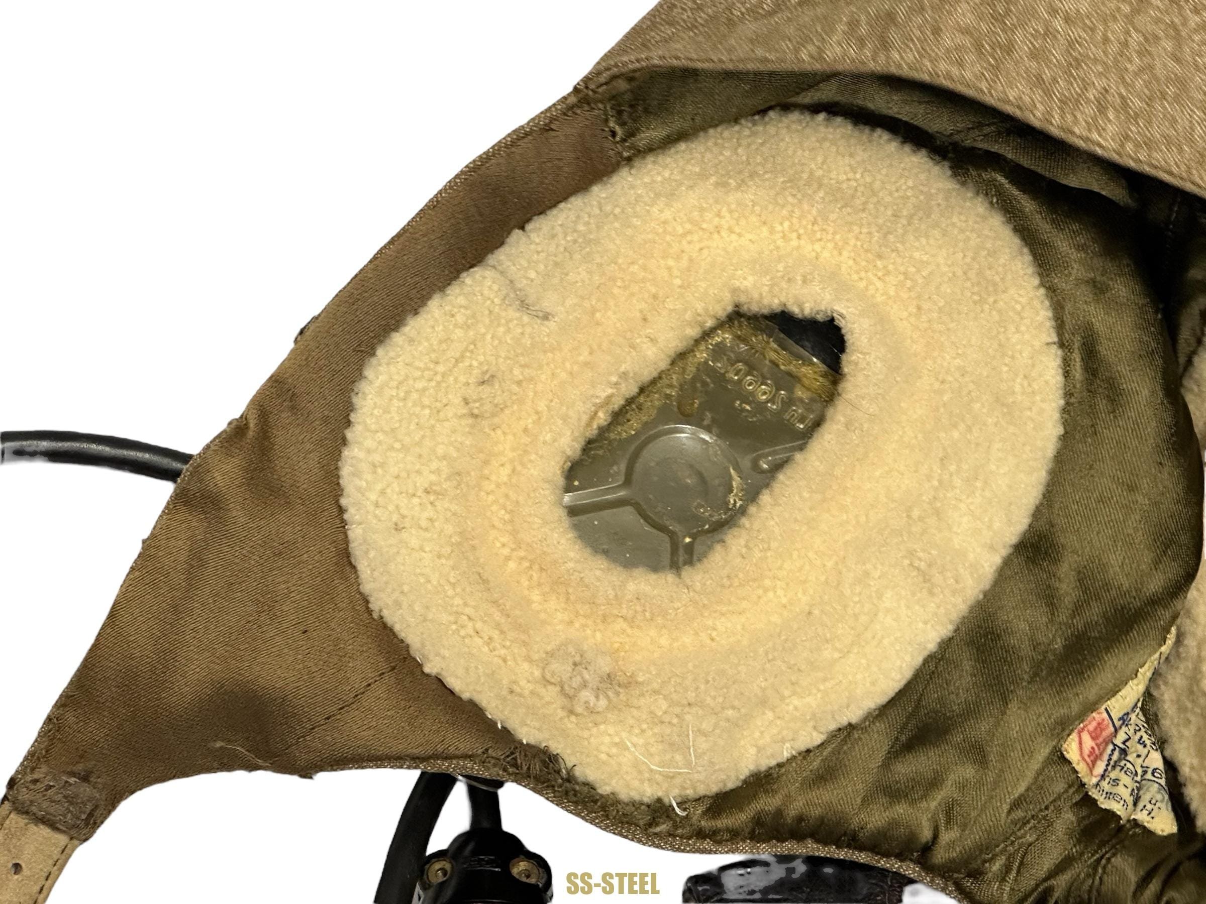 Luftwaffe LKpS101 Helmet, Pilot Gloves, Jump School Document — image 17