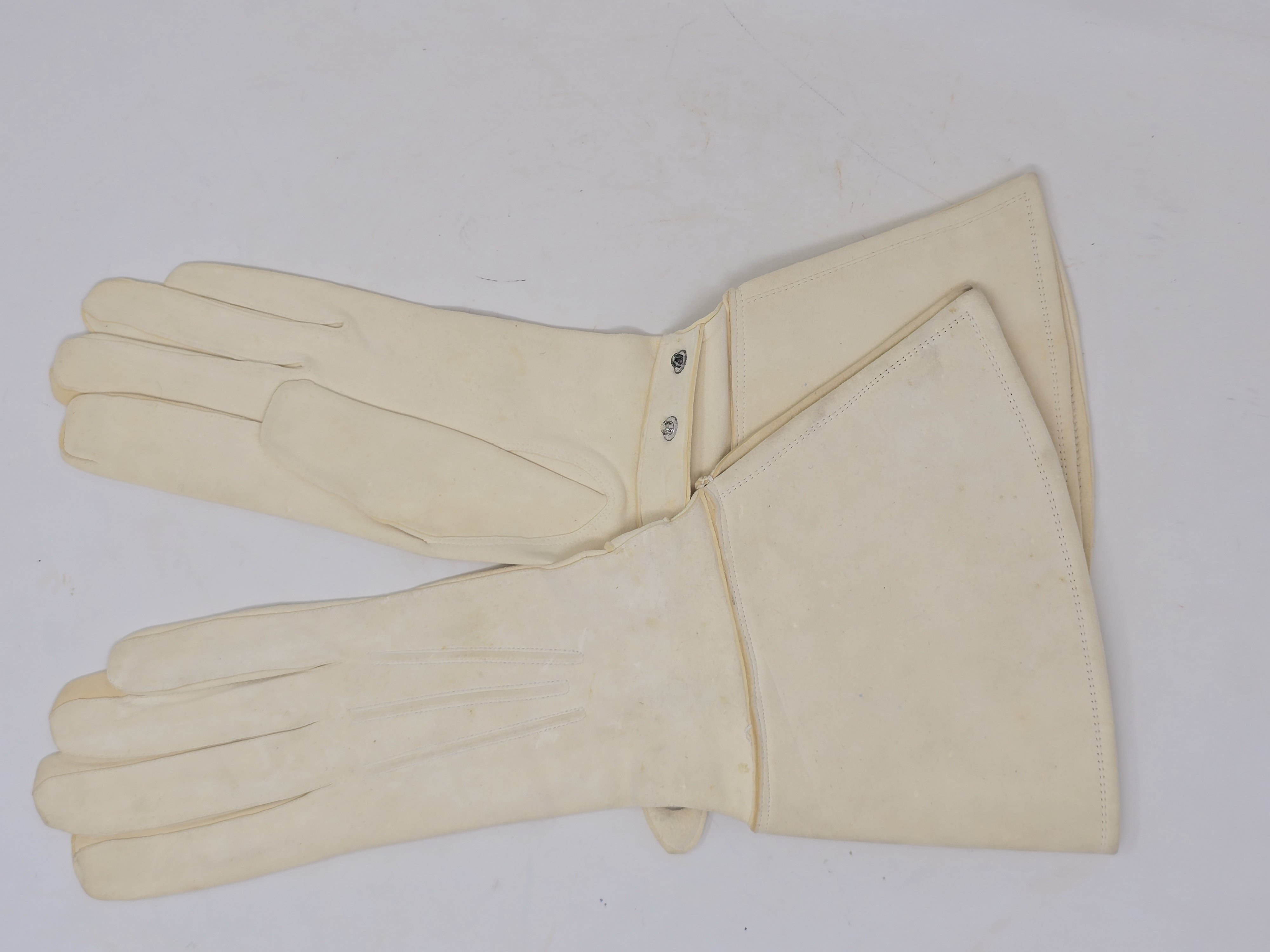 SS / SA Parade White Gauntlet Gloves, Vet Bringback — image 12
