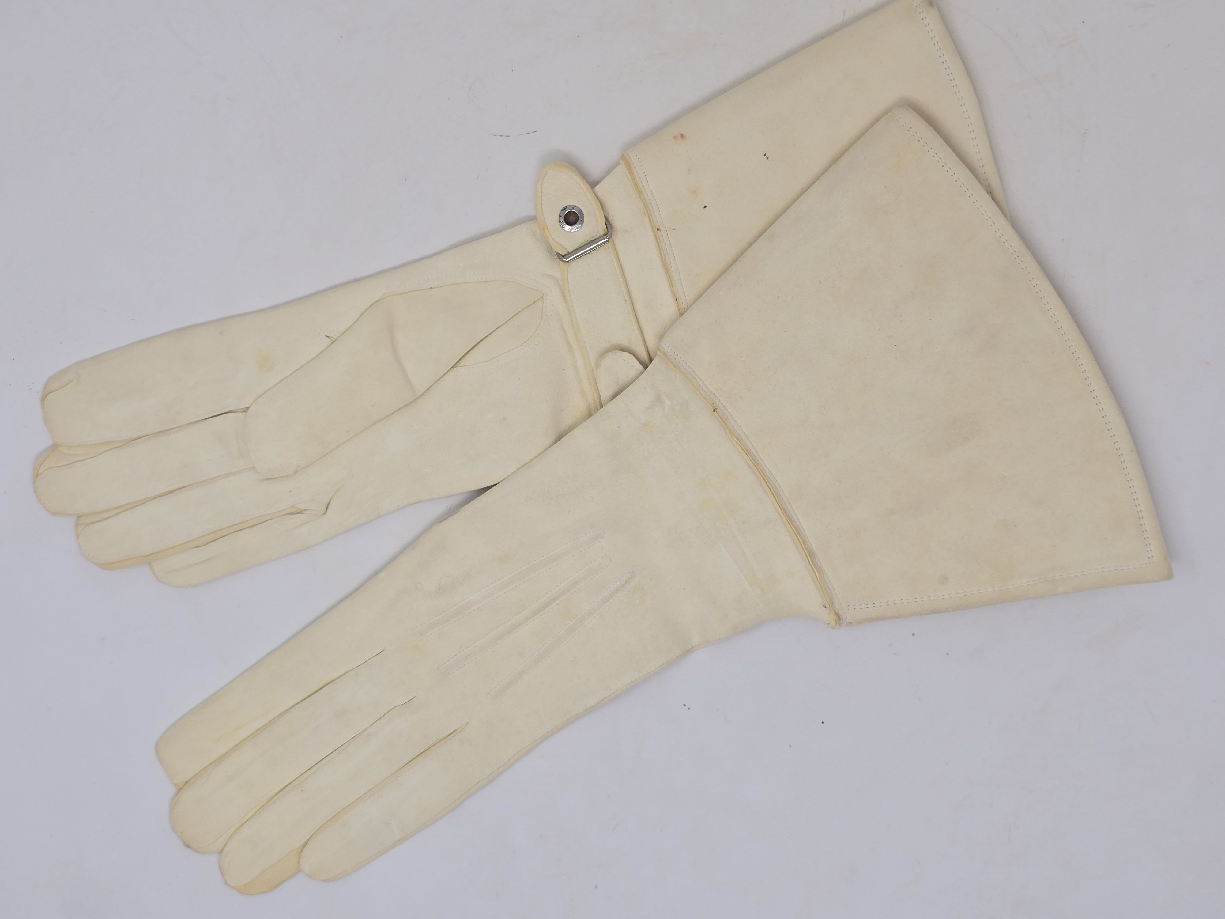 SS / SA Parade White Gauntlet Gloves, Vet Bringback — image 13