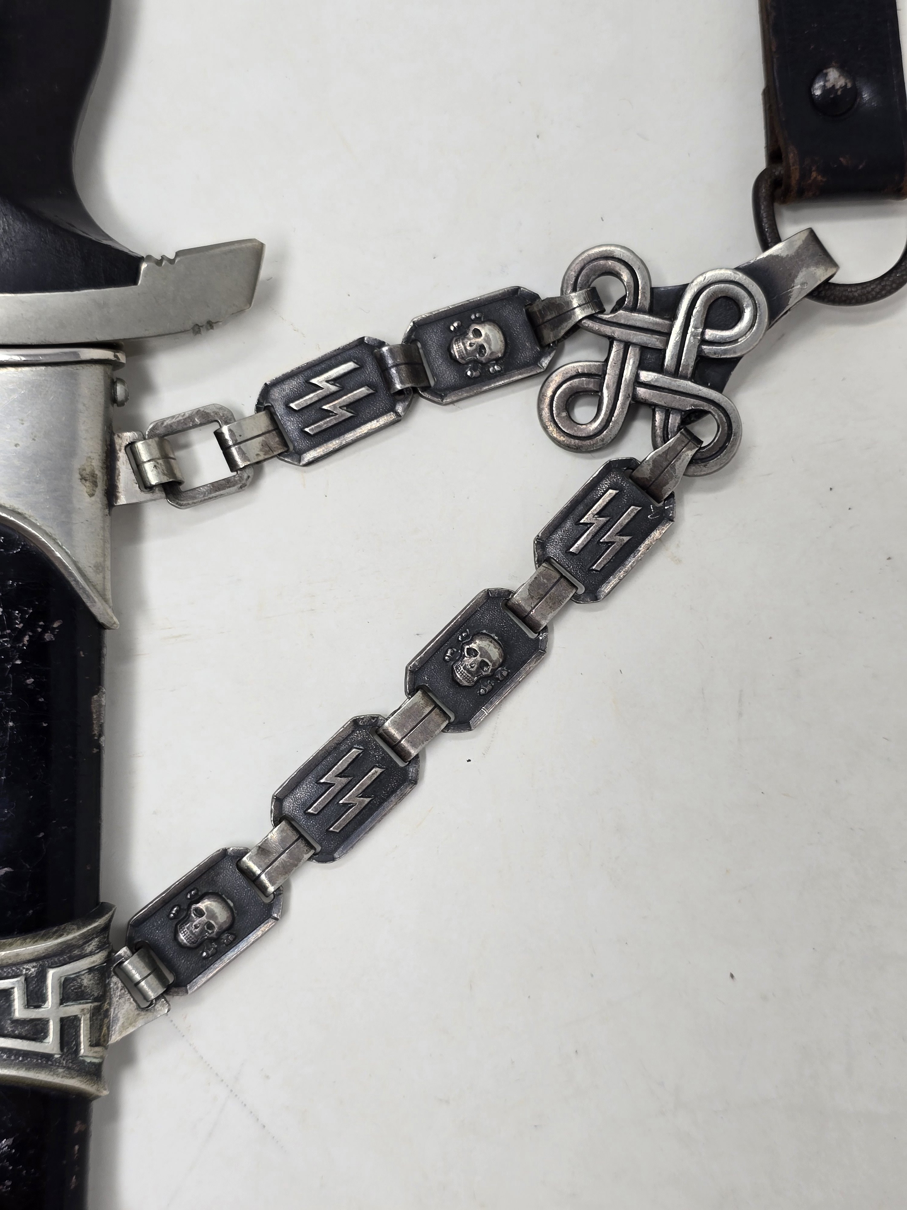 Outstanding SS Chained Dagger / Dolch — image 19