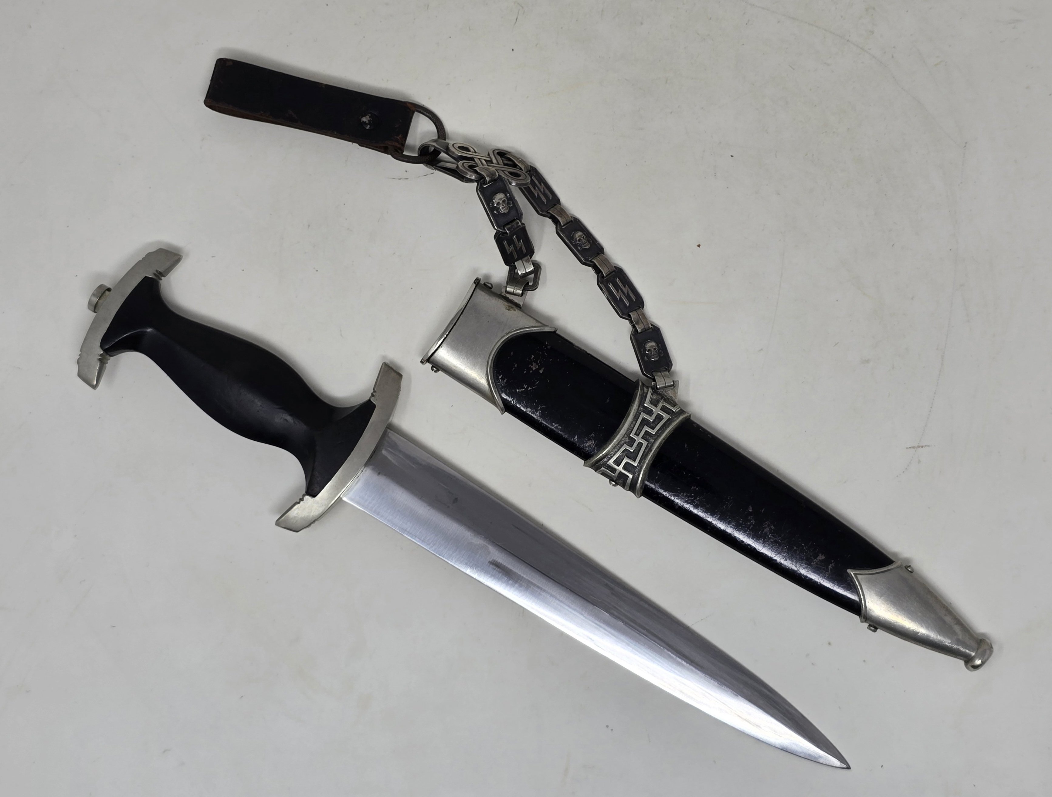 Outstanding SS Chained Dagger / Dolch — image 7