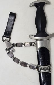 Outstanding SS Chained Dagger / Dolch