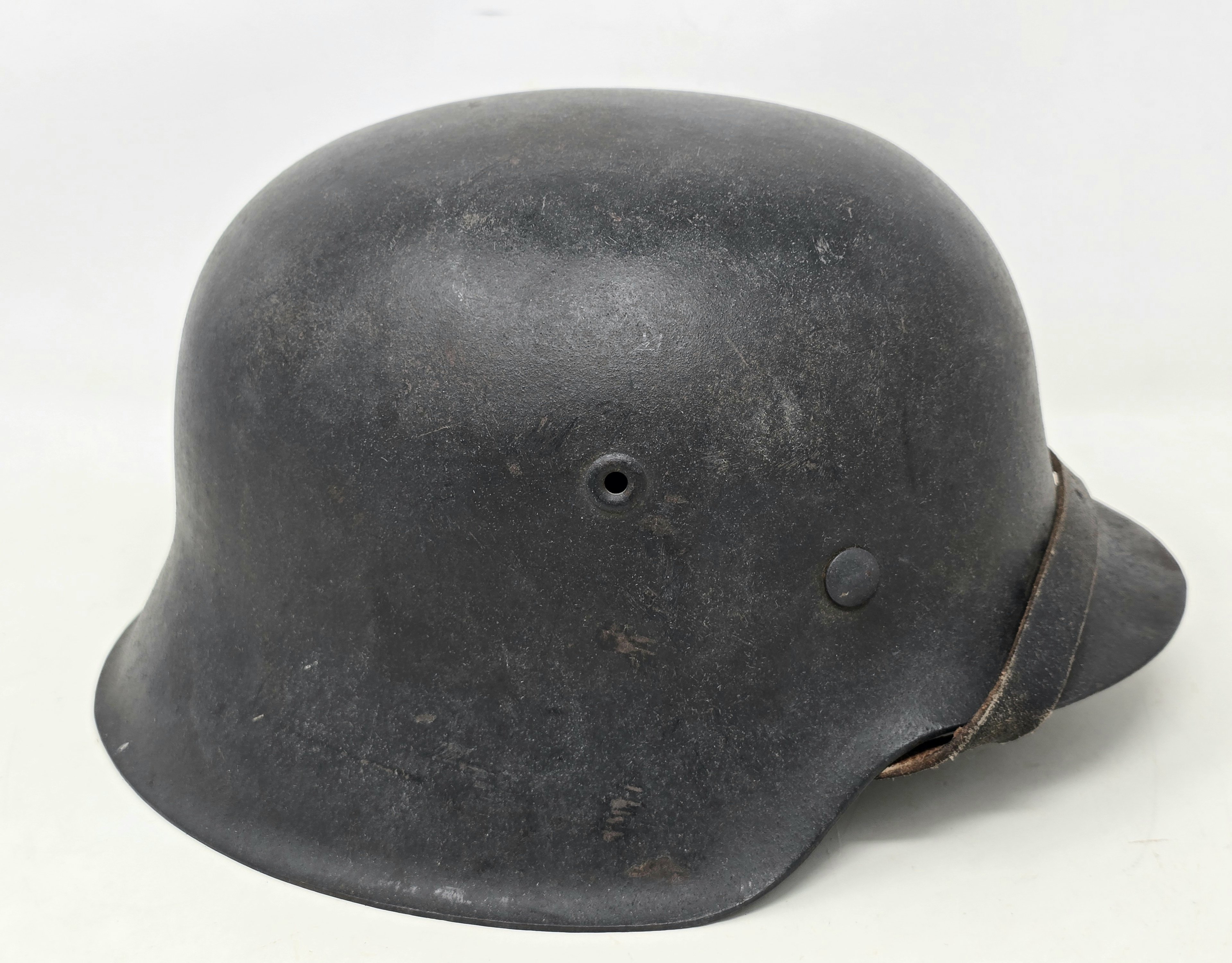 Excellent M-42 Luftwaffe Helmet — image 4