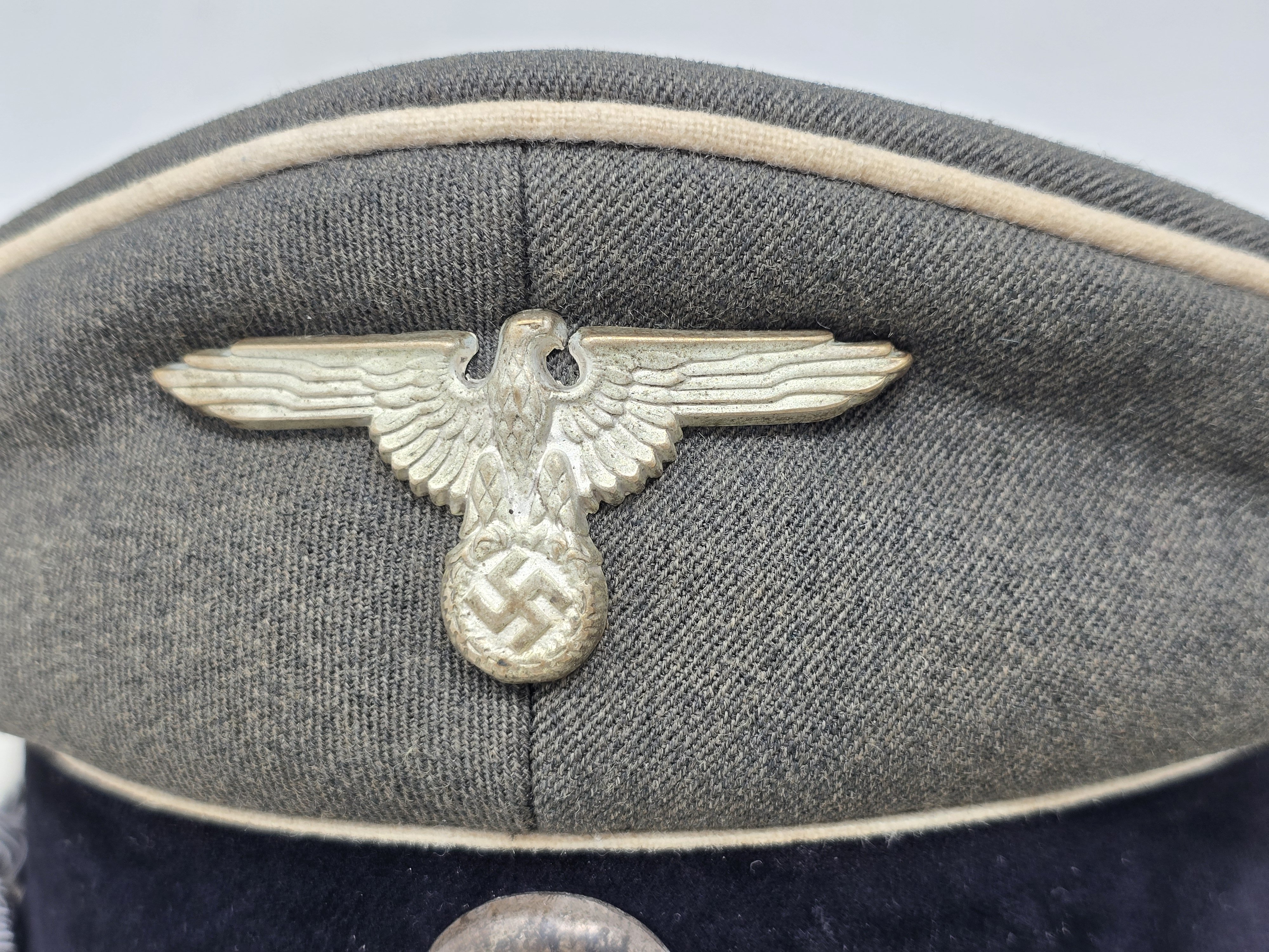 Outstanding Waffen-SS Officer's Visor Cap, Kleiderkasse — image 10