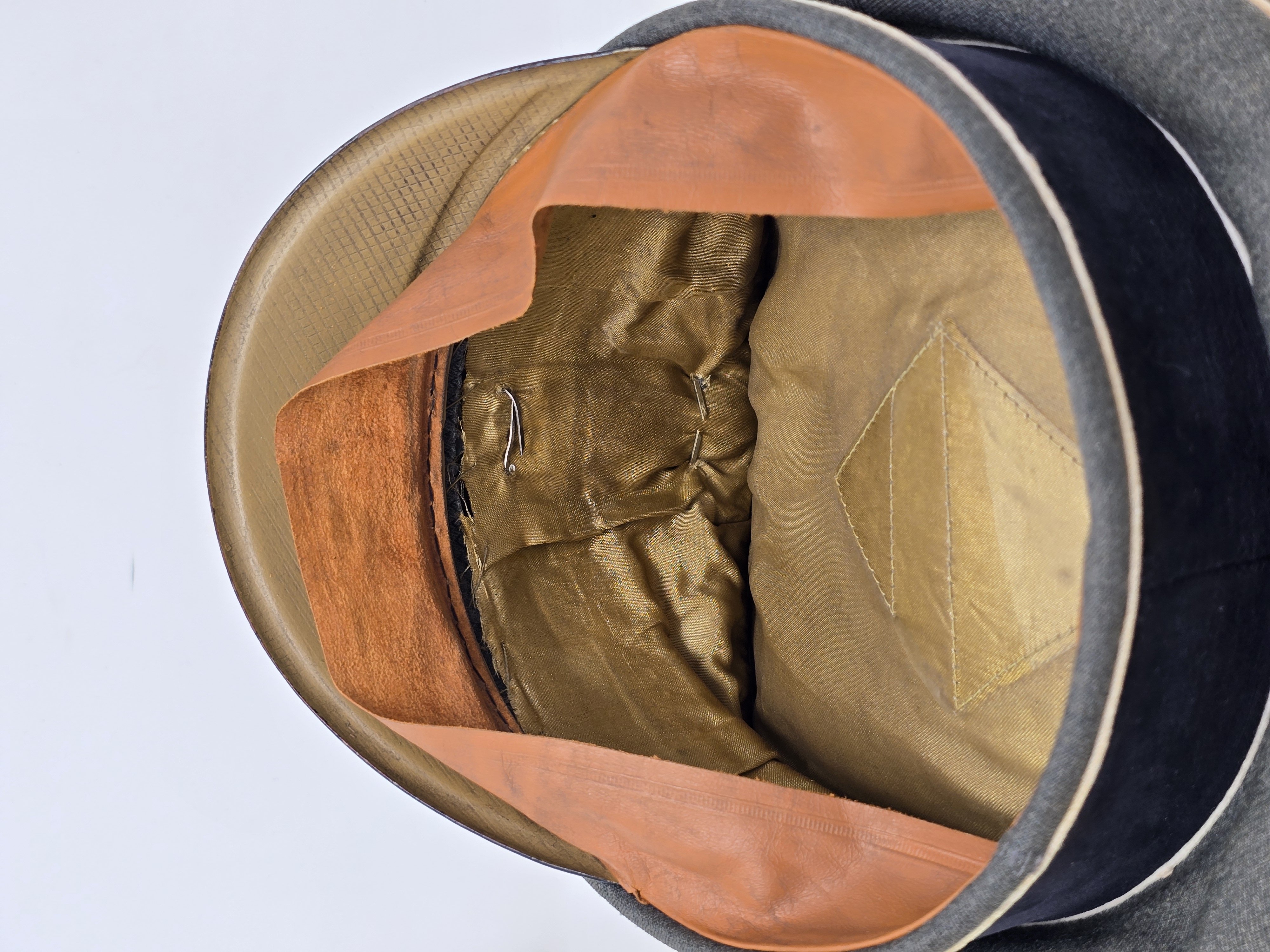 Outstanding Waffen-SS Officer's Visor Cap, Kleiderkasse — image 5
