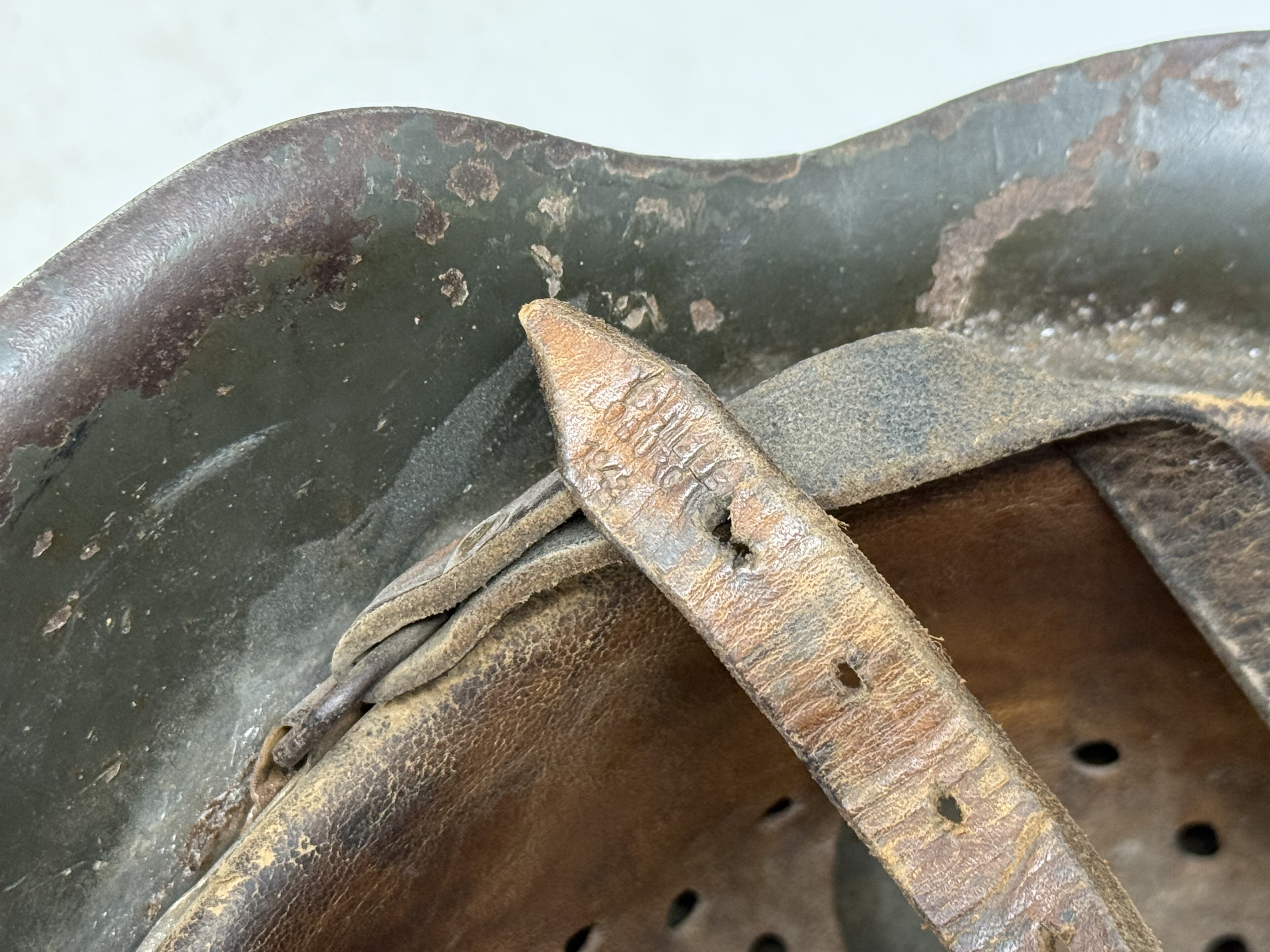 M42 Heer Helmet — image 16