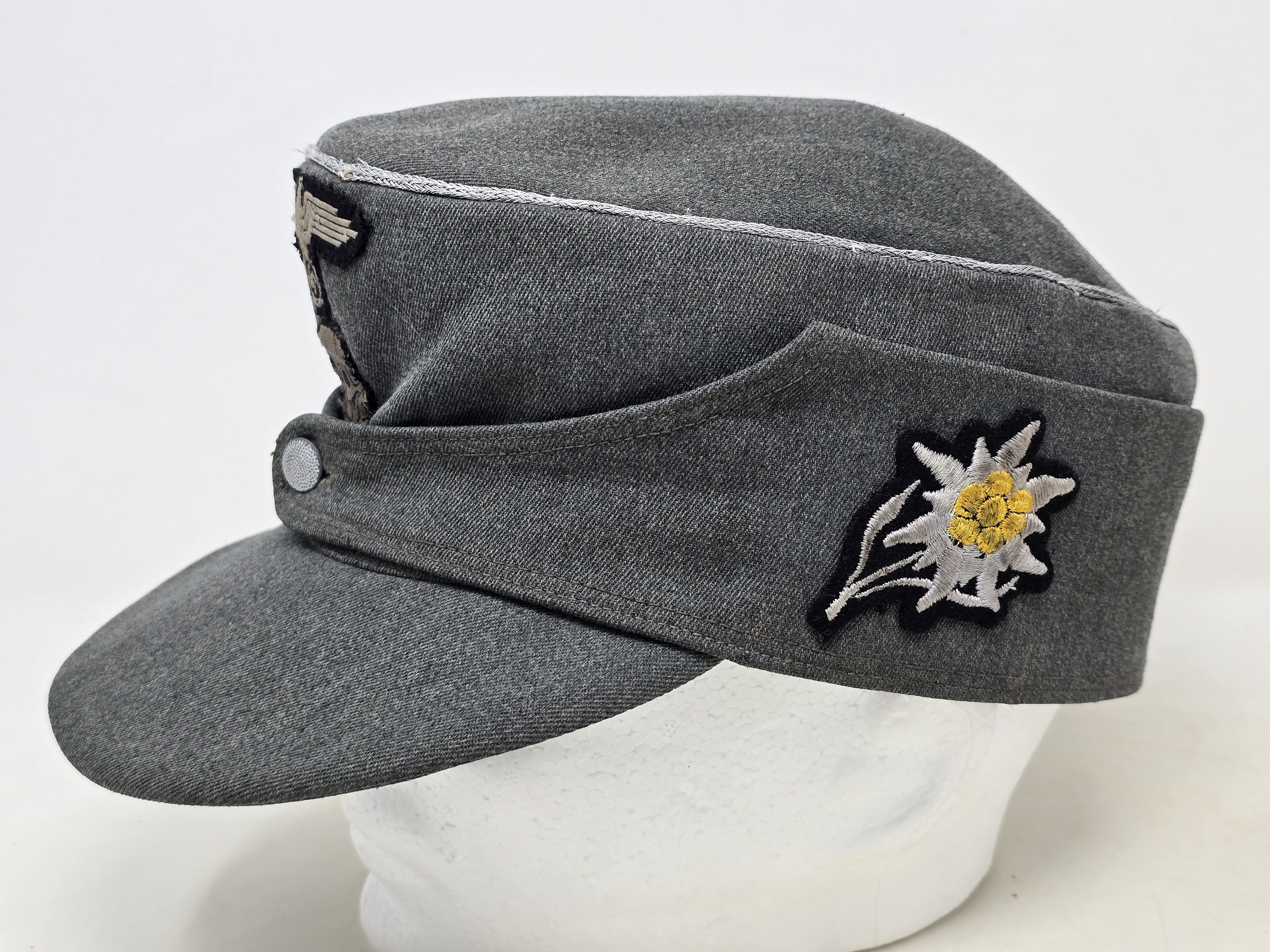 Waffen-SS Gebirgs Officer's M43 Cap — image 3