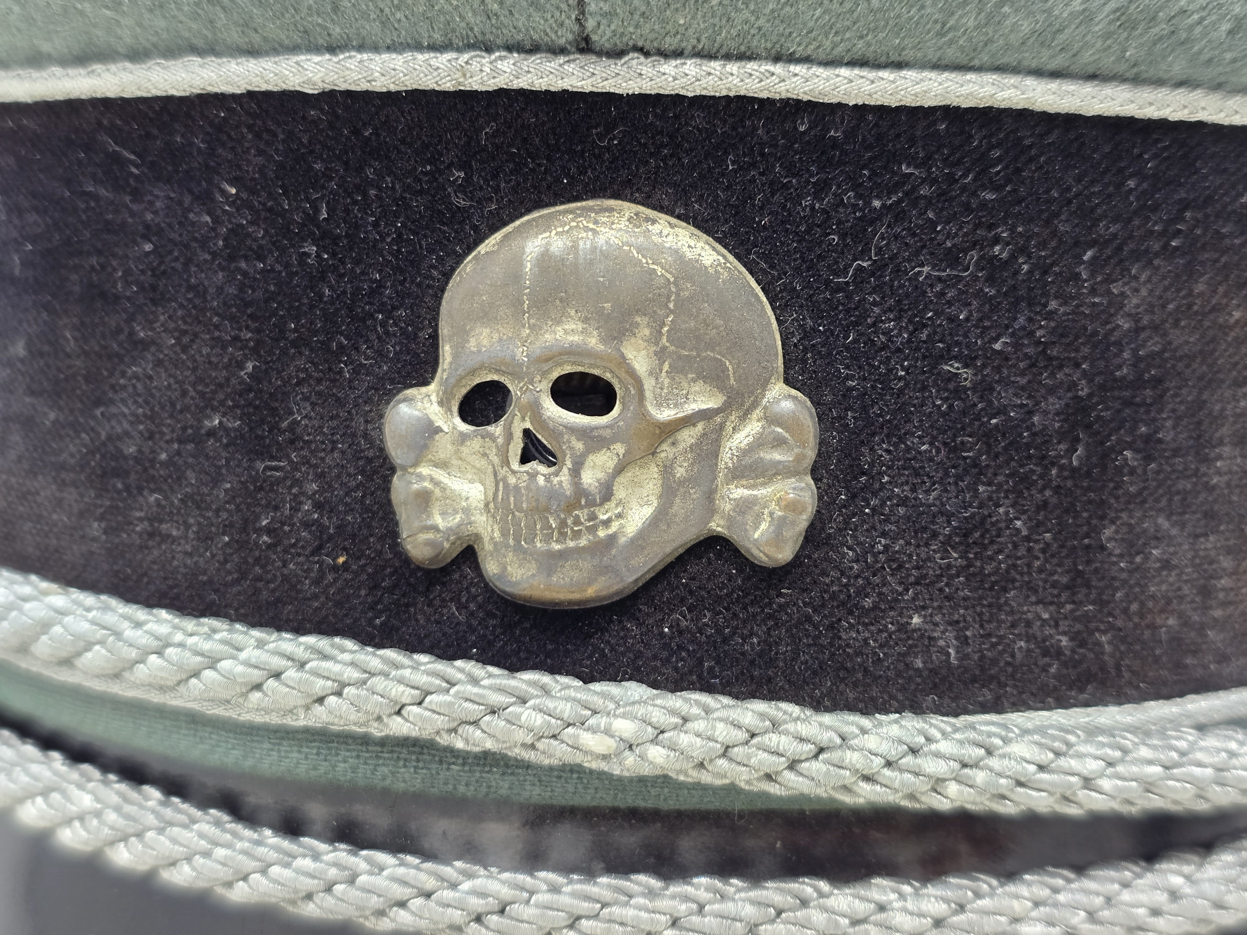 Outstanding Waffen-SS General's Visor Cap, Possibly Attributed — image 9