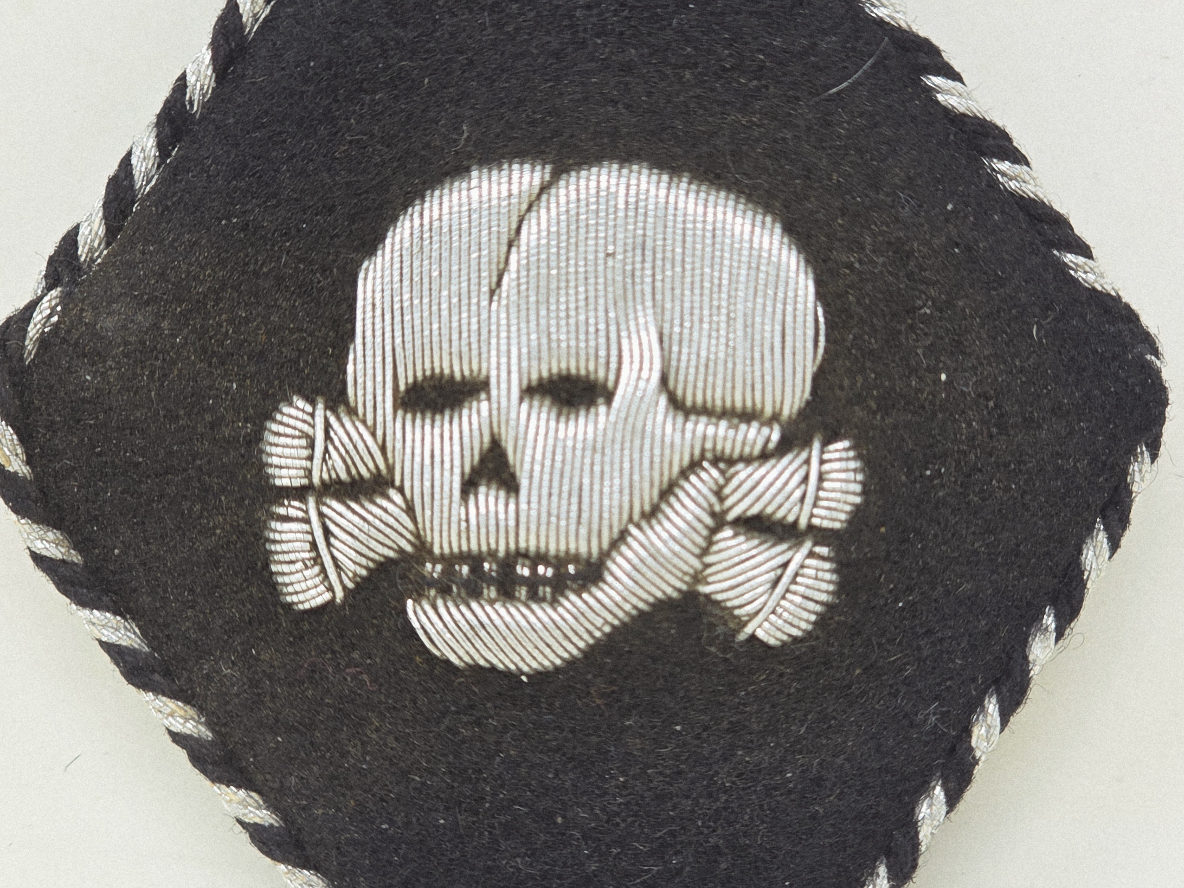 SS-Totenkopfverbände Sleeve Raute — image 2