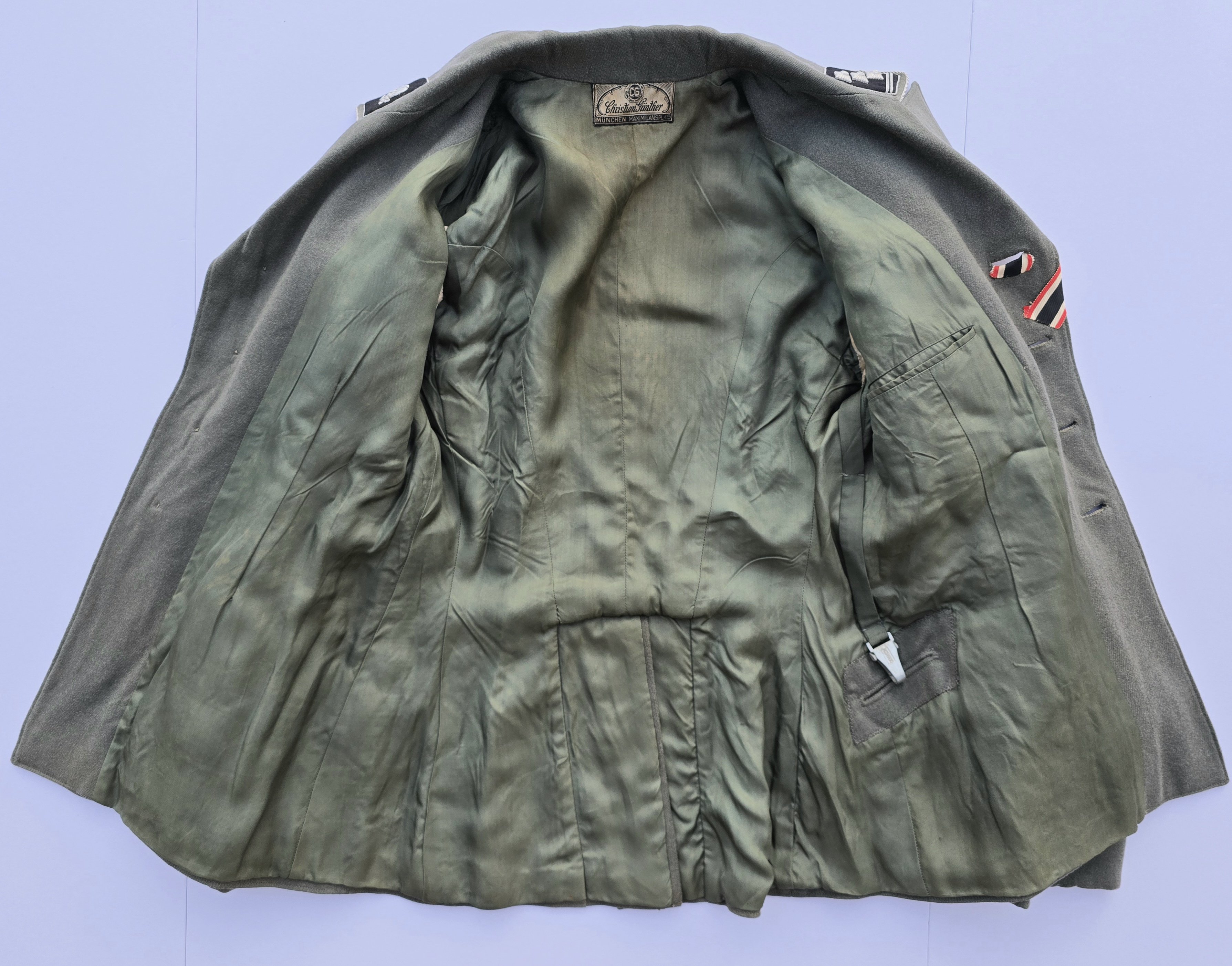 Fine, Rare SS-TV Officer's M36 Tunic, ,,Oberbayern' — image 3