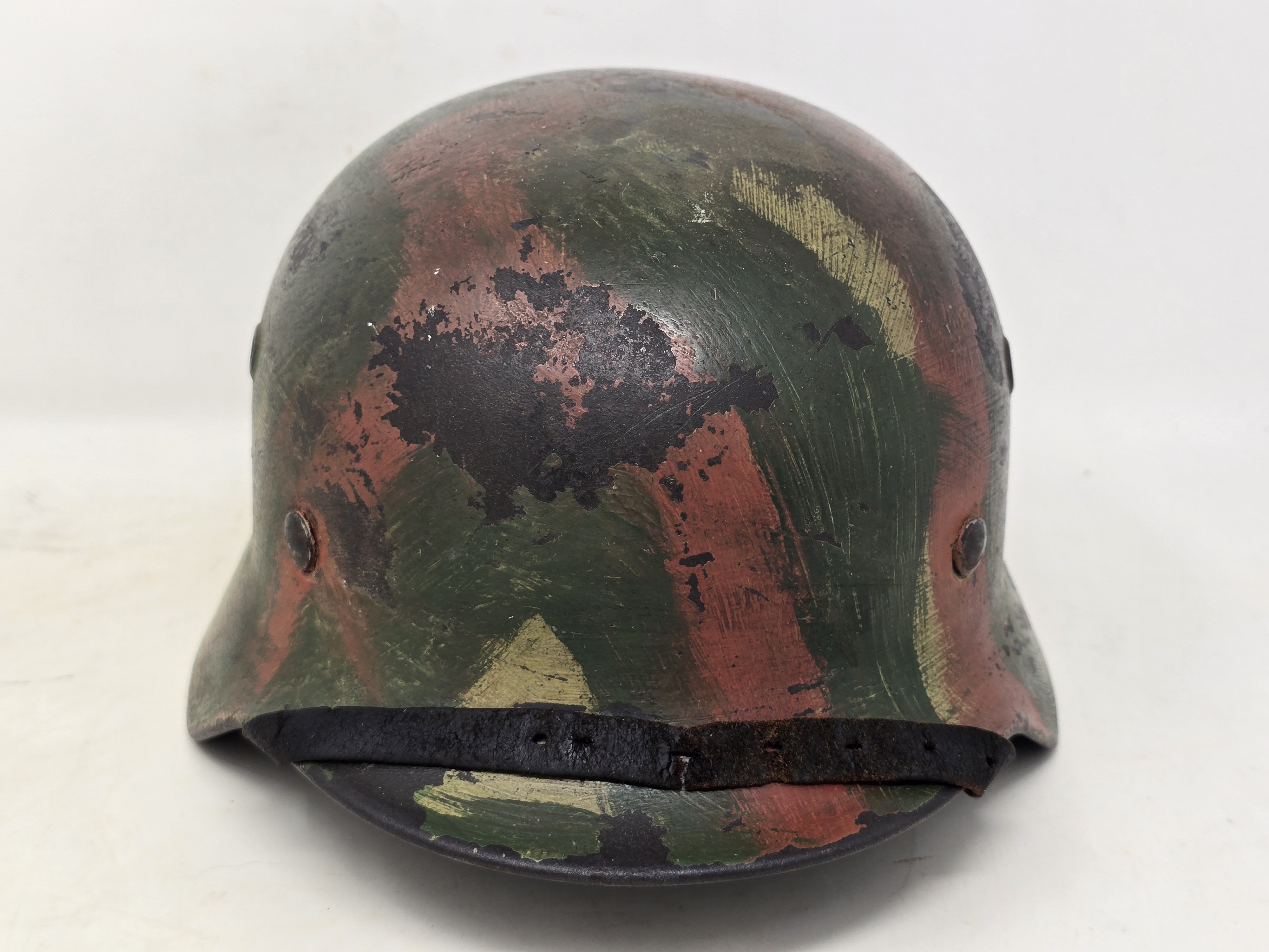 Stunning Luftwaffe Camouflage M40 Helmet — image 3