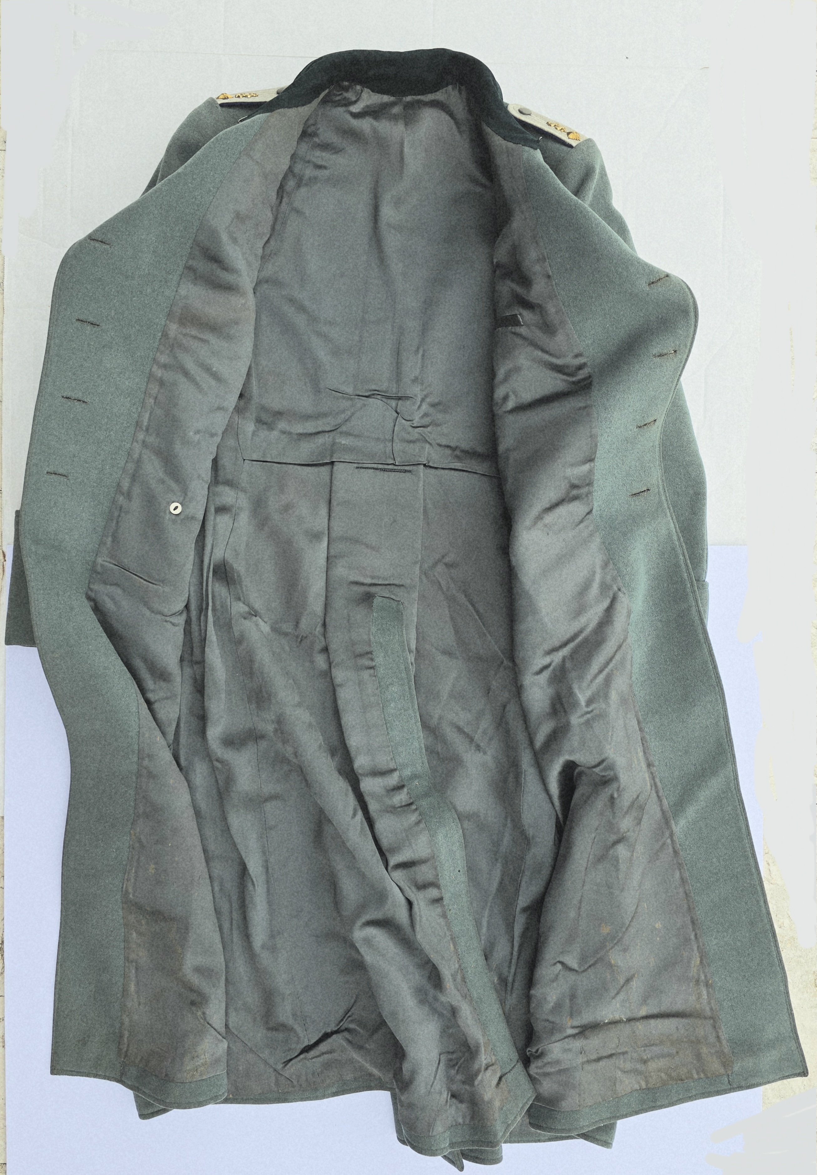 Striking Waffen-SS Medical Officer's Mantel — image 13