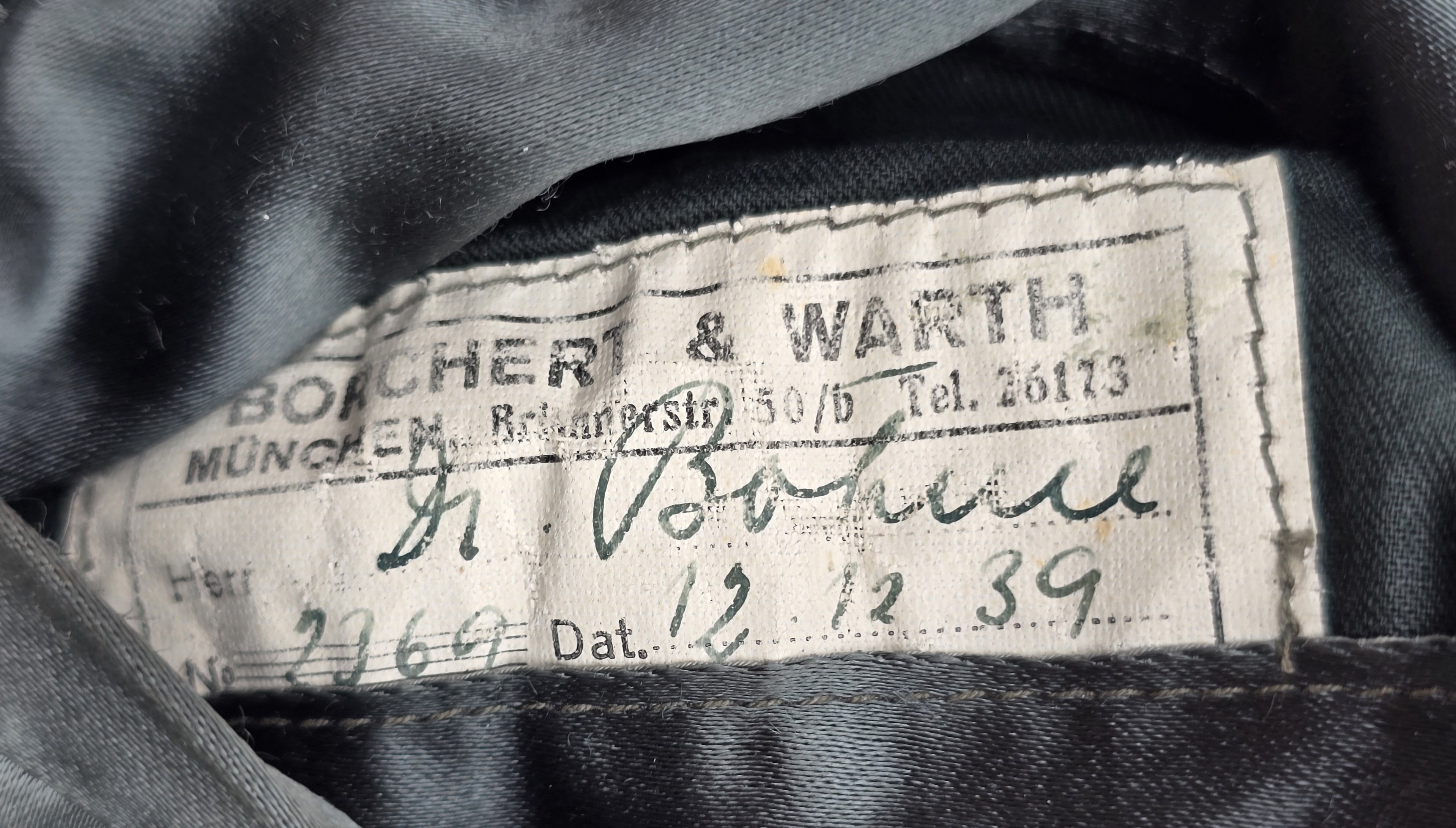 Striking Waffen-SS Medical Officer's Mantel — image 15