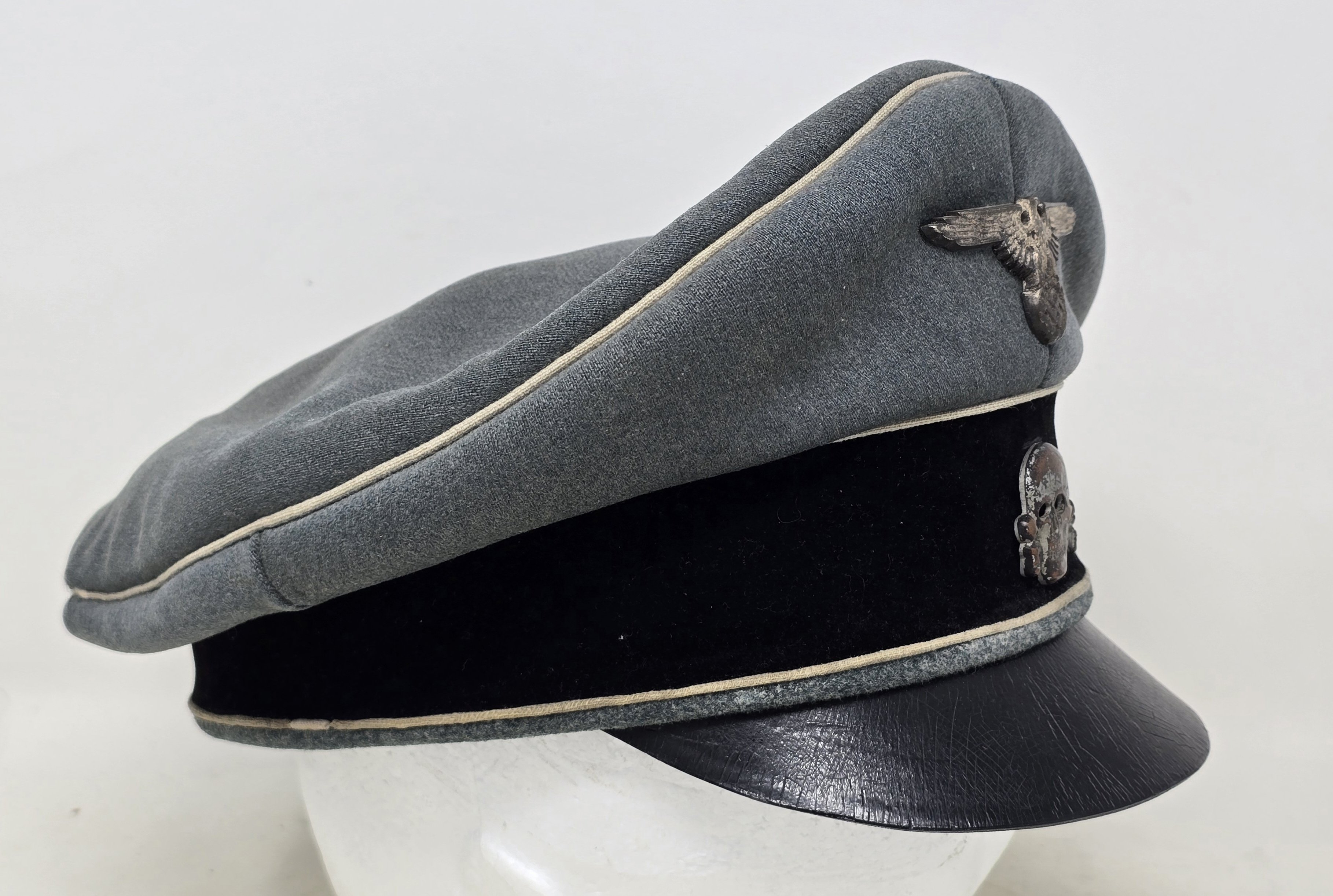 Stunning Waffen-SS Officer's Crusher Cap — image 3