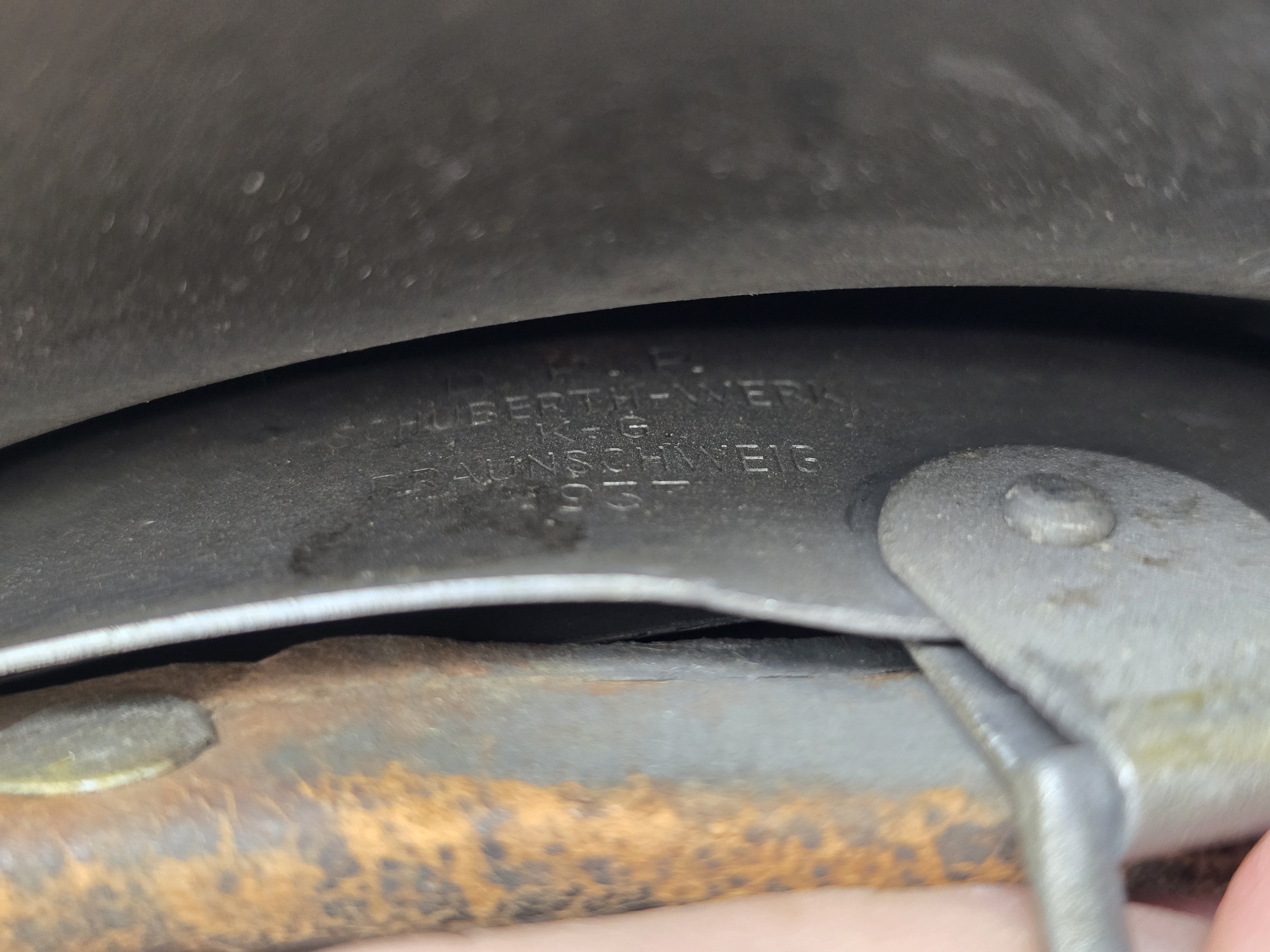 Sharp Heer M35 Camo Helmet, Q68 — image 10