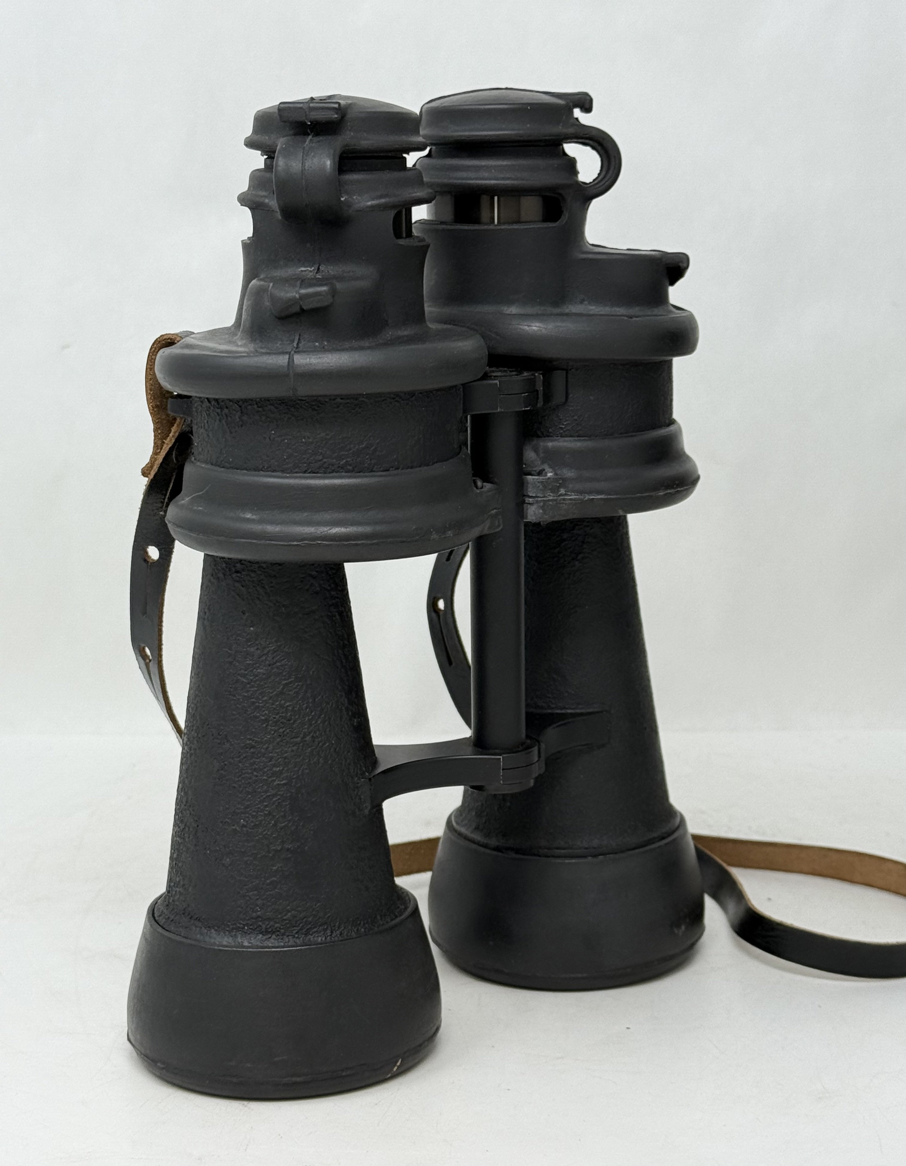 Kriegsmarine Binoculars with Vet Capture Papers — image 3