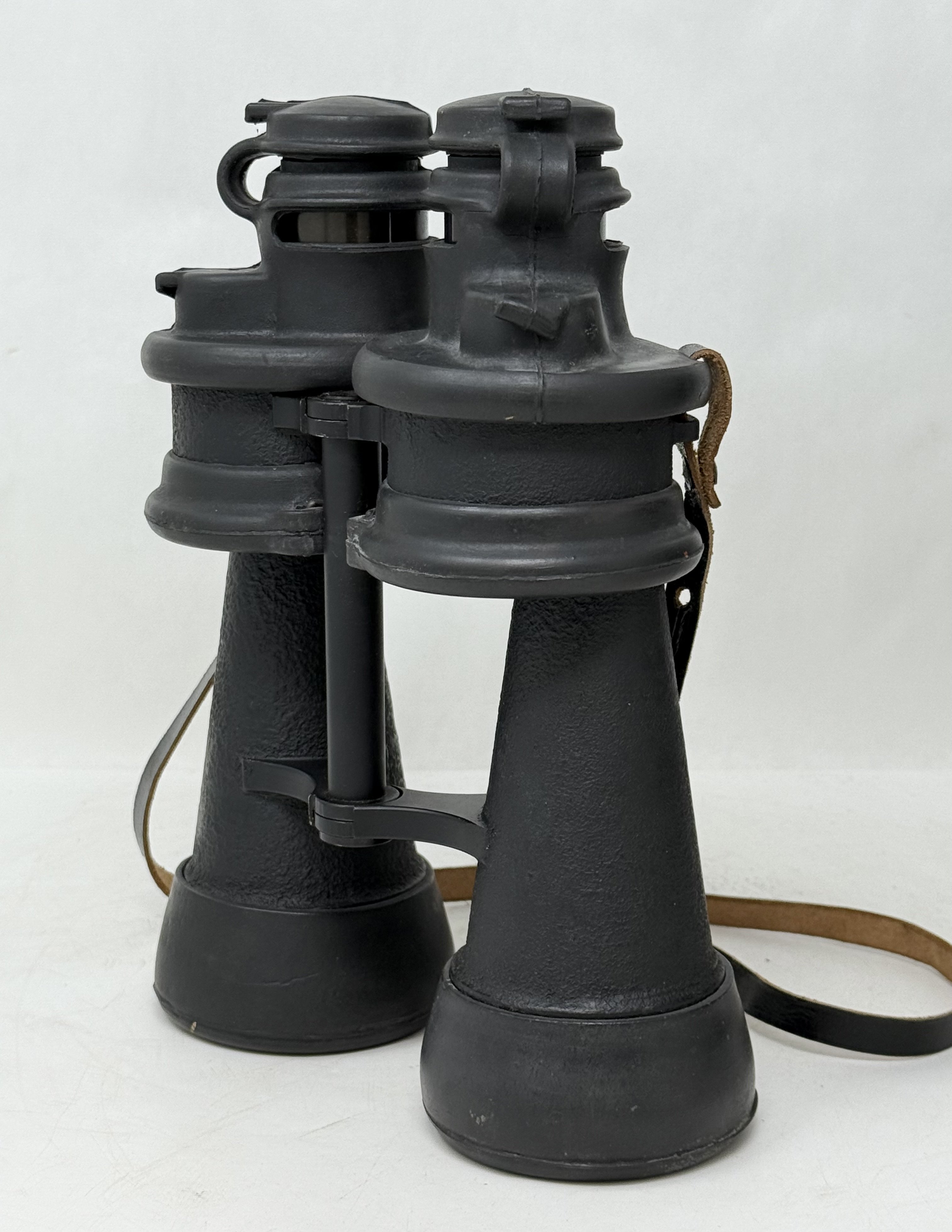 Kriegsmarine Binoculars with Vet Capture Papers — image 4