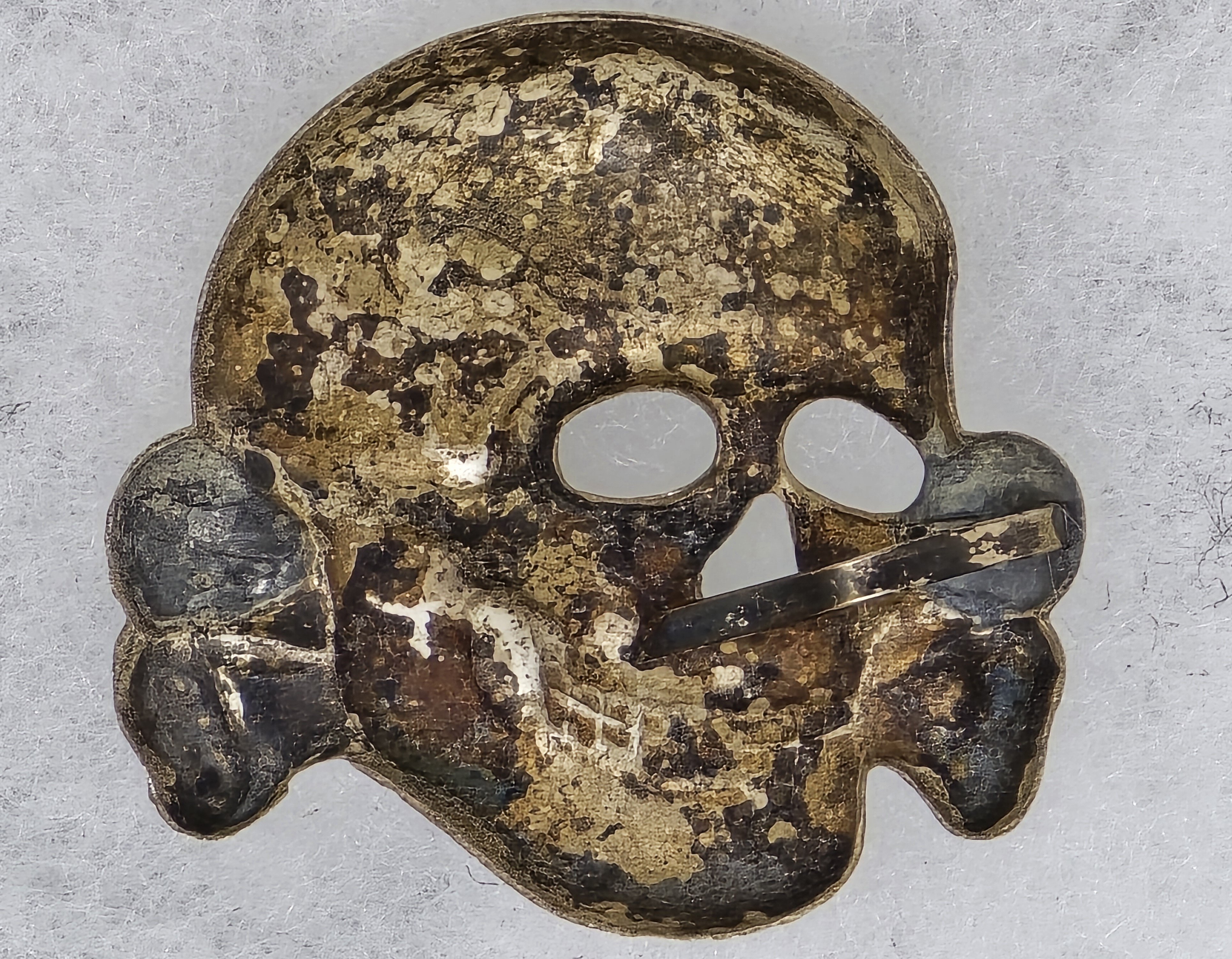 Early Tombak SS Deschler Skull, Unmarked Type — image 2