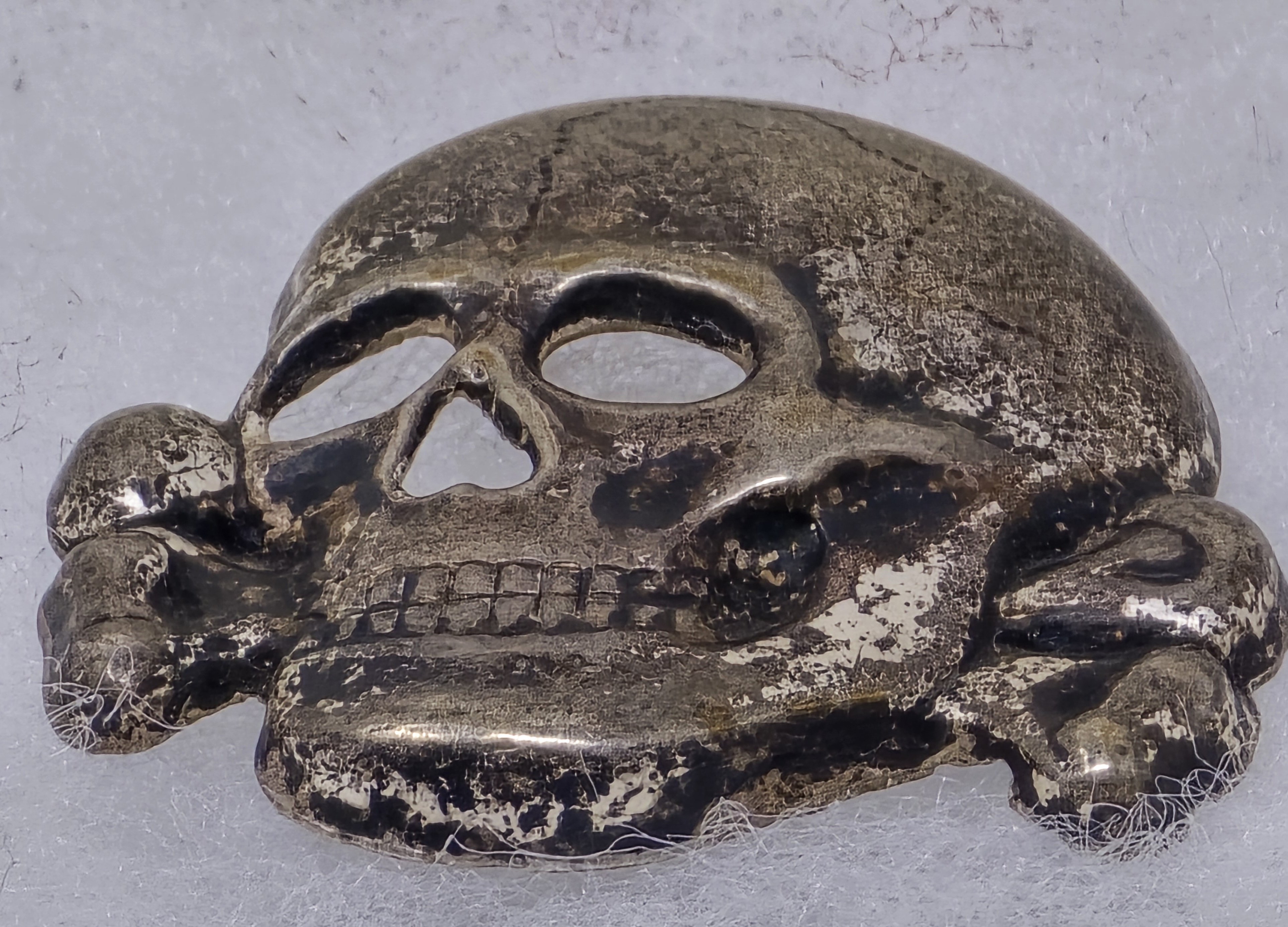 Early Tombak SS Deschler Skull, Unmarked Type — image 5