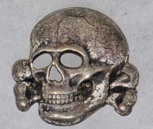 Early Tombak SS Deschler Skull, Unmarked Type