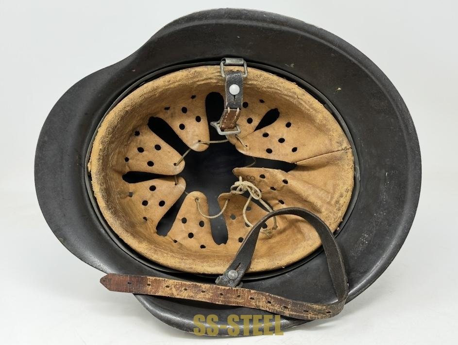 M42 29th Infantry Division Trophy Helmet — image 11