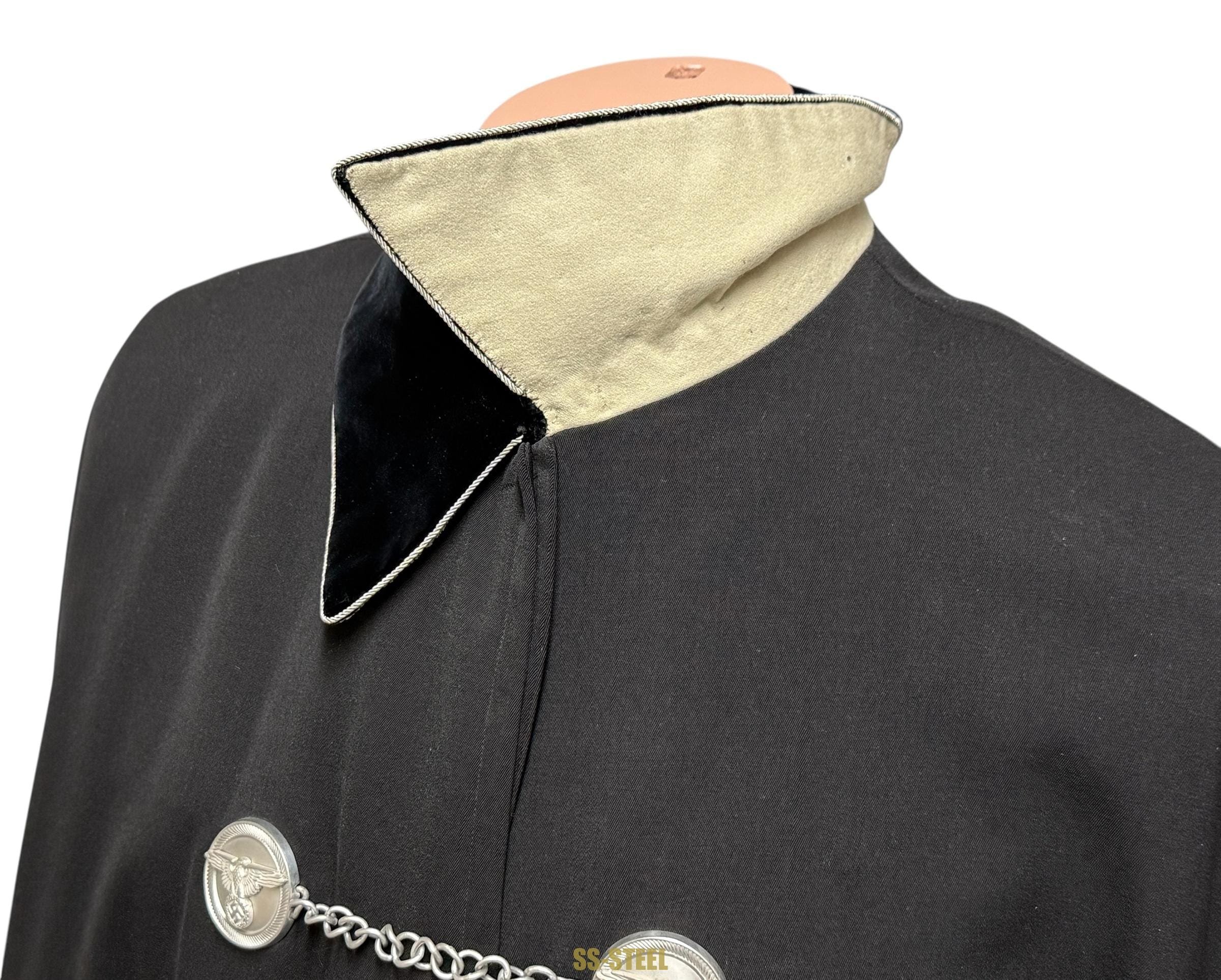 SS-Brigadeführer Curt Ludwig – Formal Uniform Cape (Umhang) — image 13