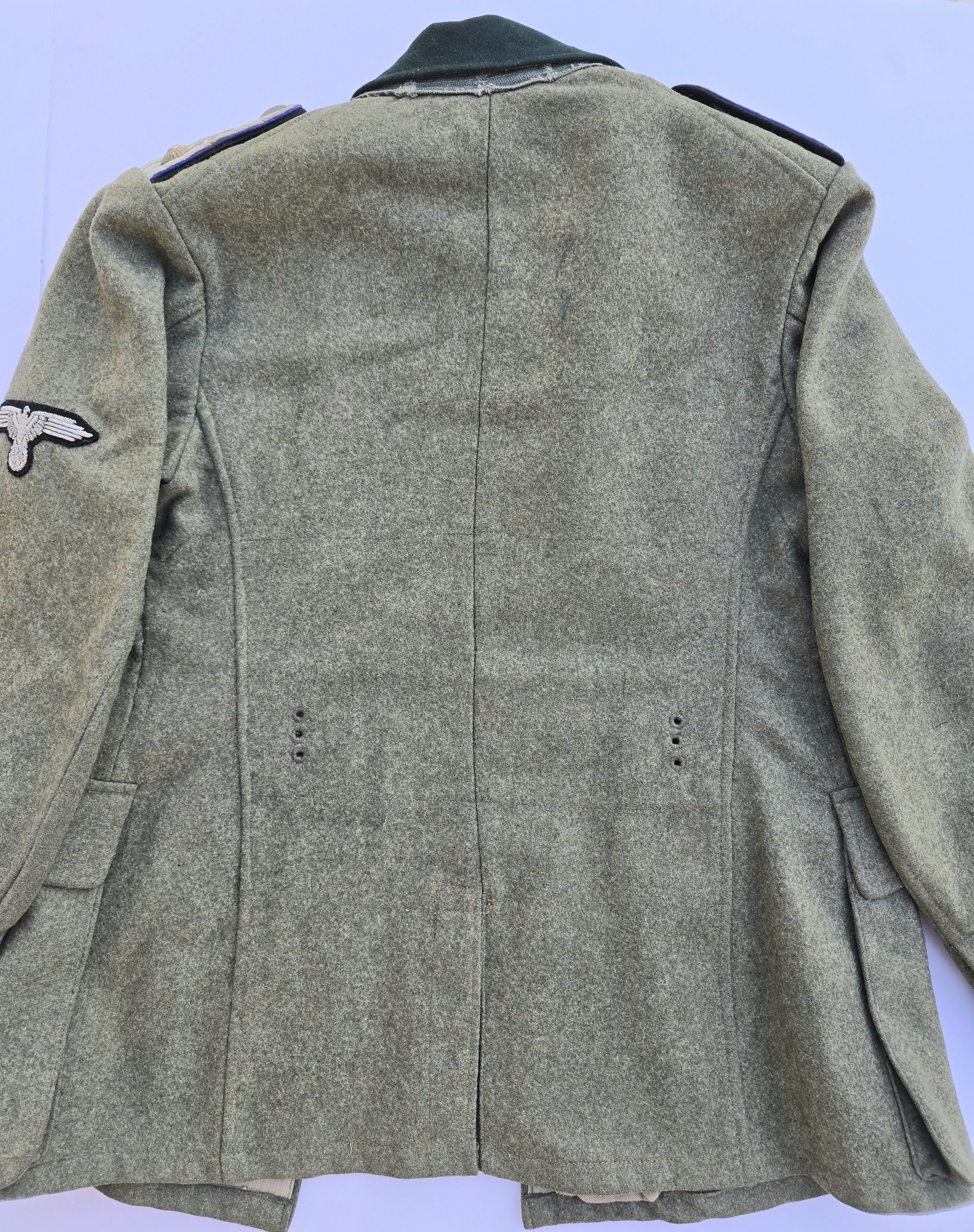 Outstanding Waffen-SS Medical Officer's Combat Tunic — image 4