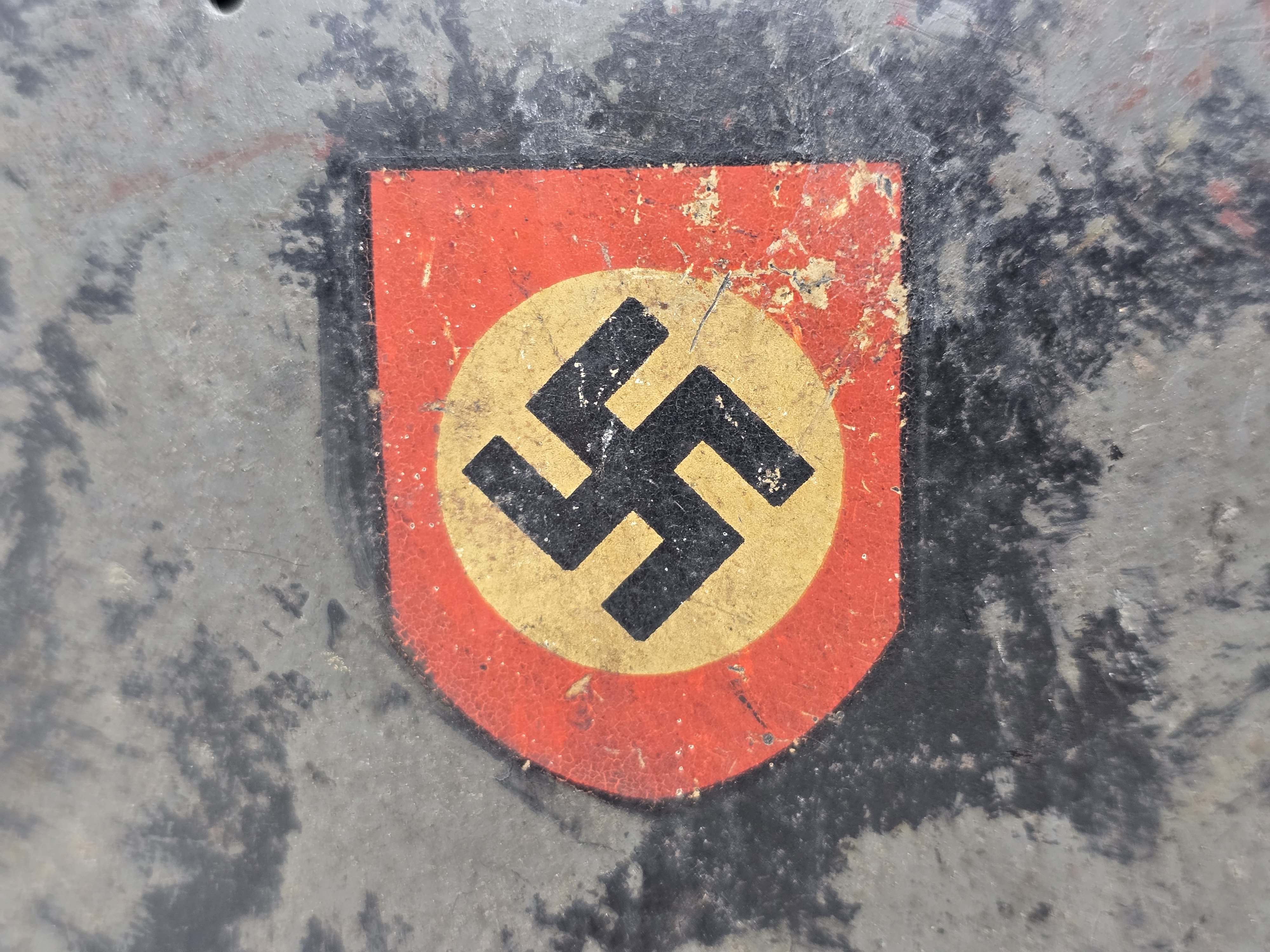 'Volksturmer Kriegsende' (war's end) Camouflage Helmet — image 7