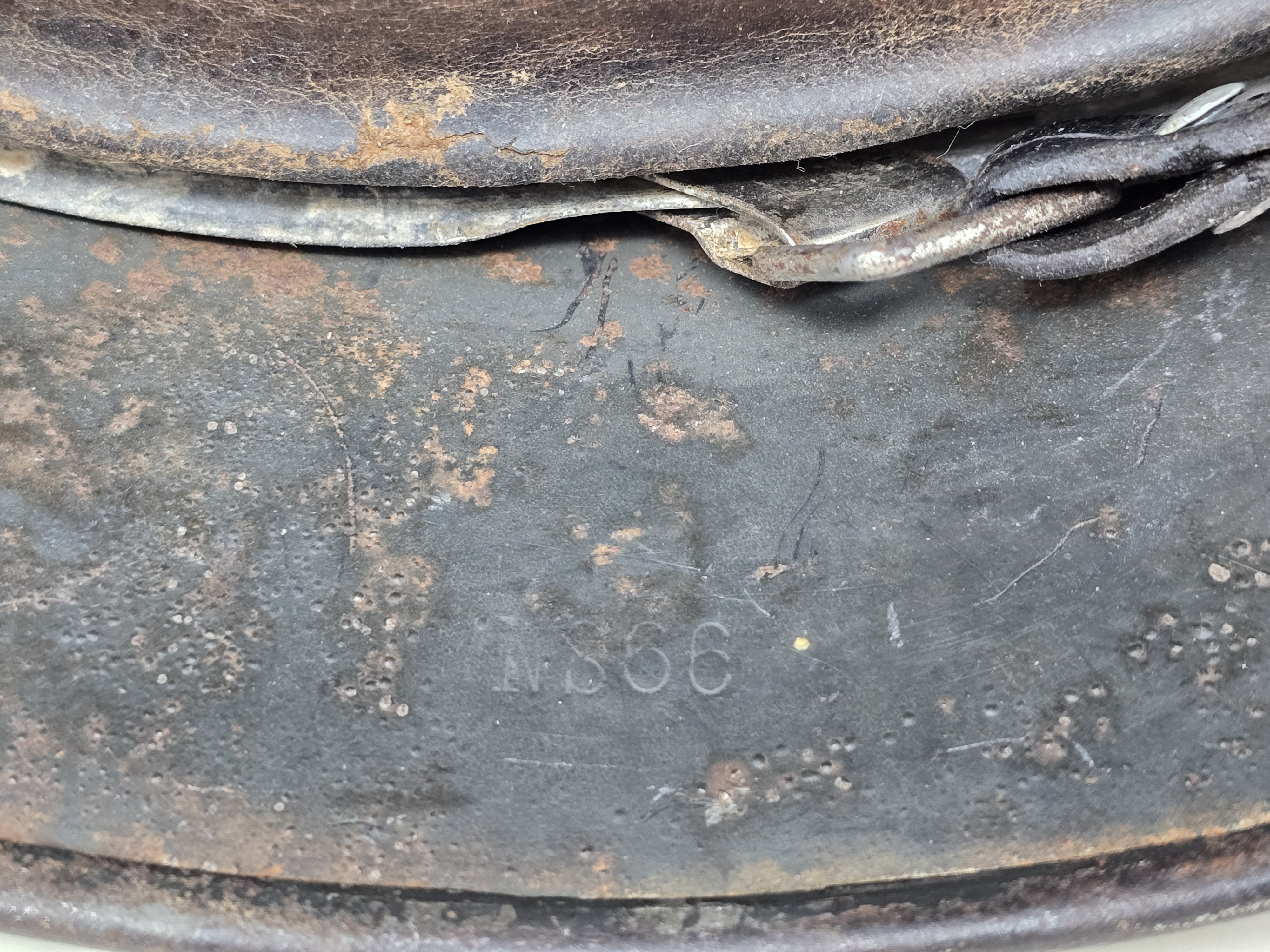 Service Worn Tan Camo M35 Heer Helmet by NS — image 8