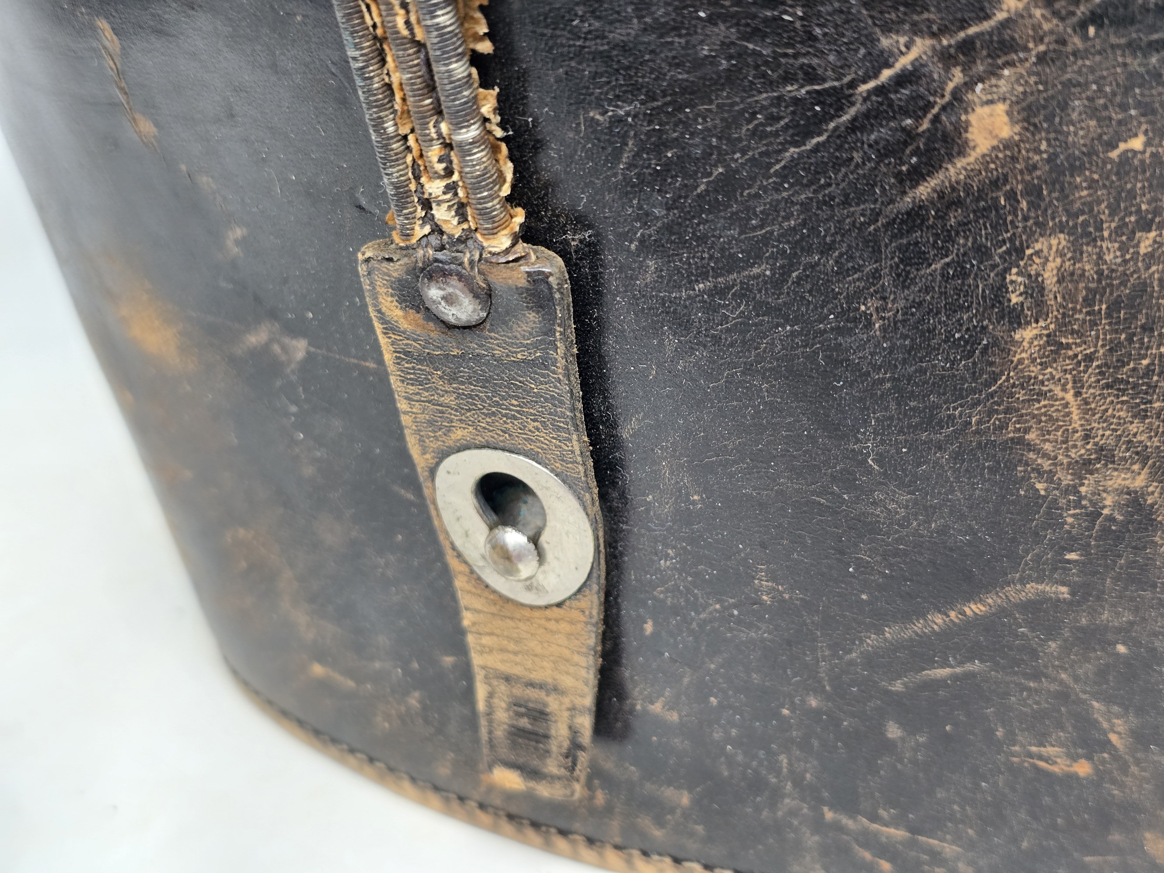 German WWII Tropical Tan Camouflage Binoculars, Vet Bringback — image 10