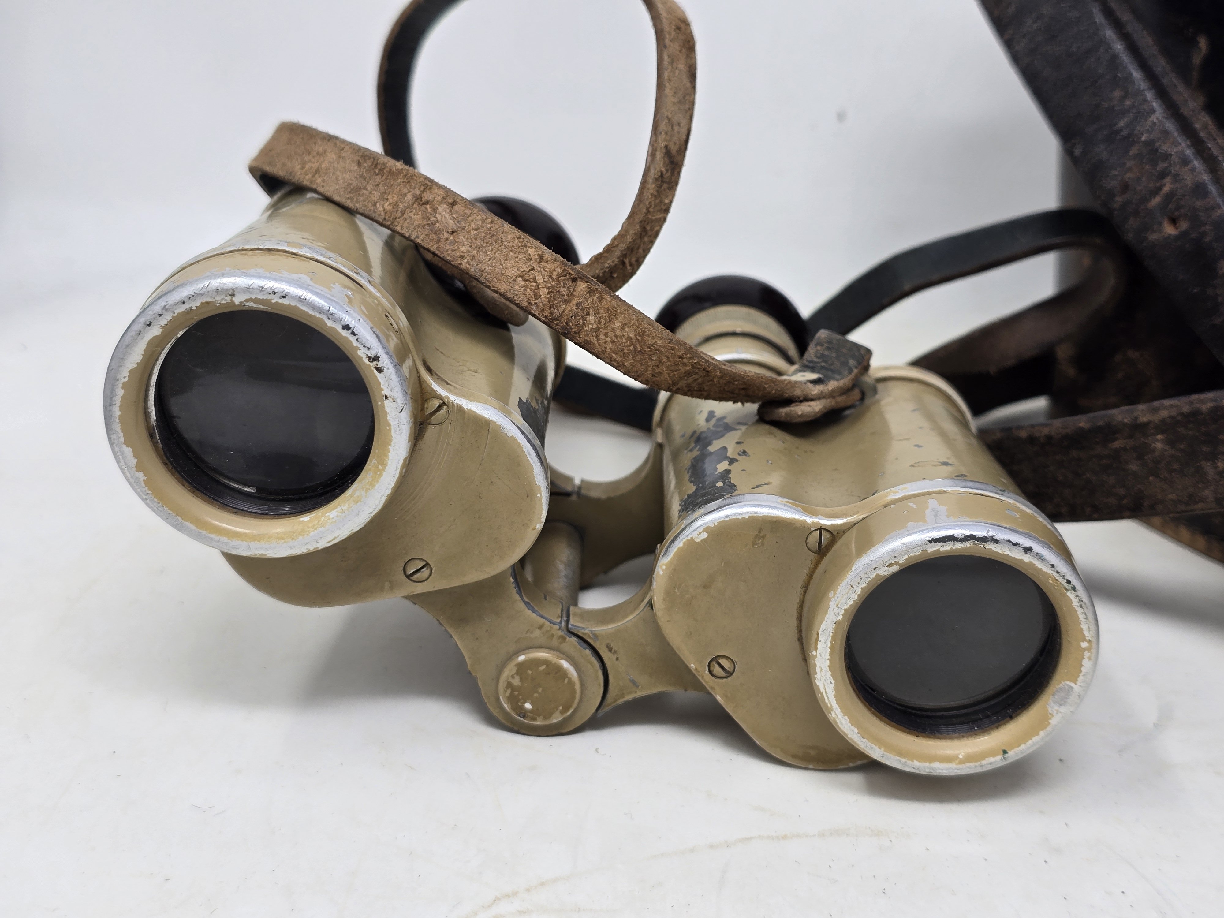 German WWII Tropical Tan Camouflage Binoculars, Vet Bringback — image 2