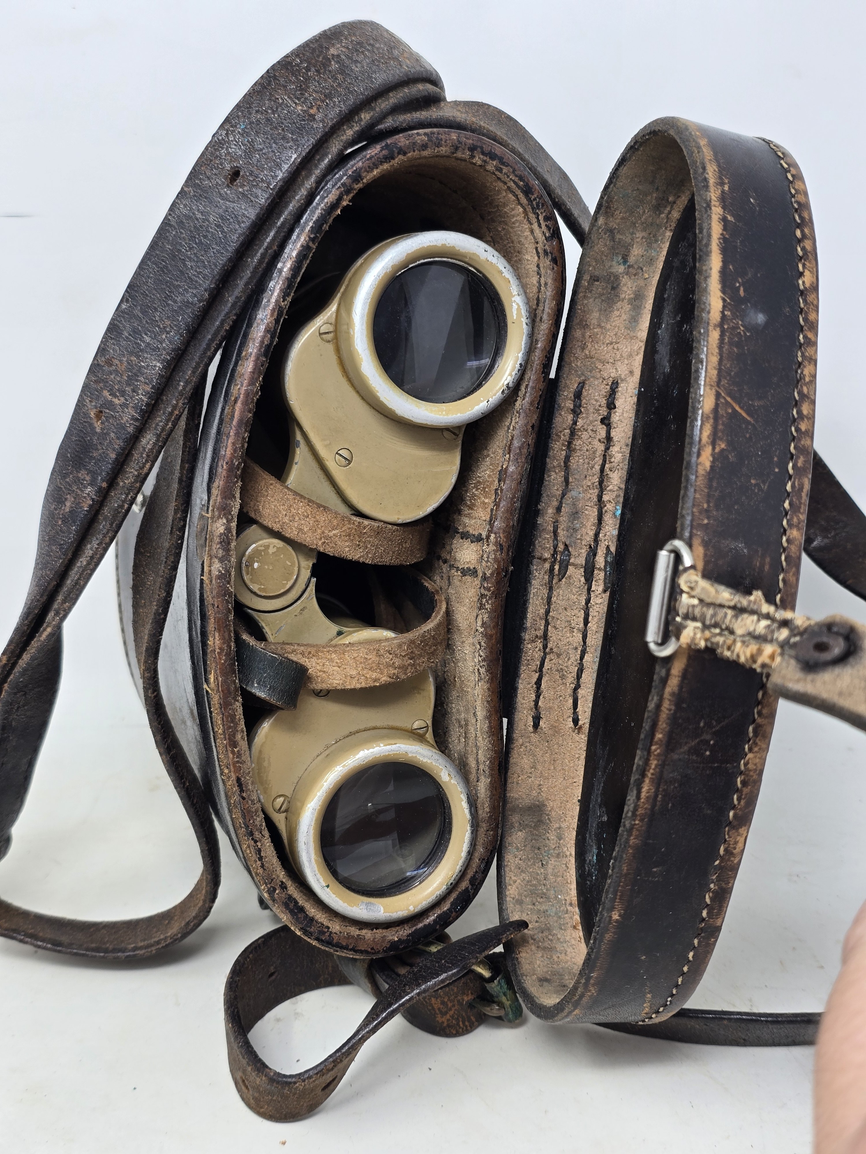 German WWII Tropical Tan Camouflage Binoculars, Vet Bringback — image 9