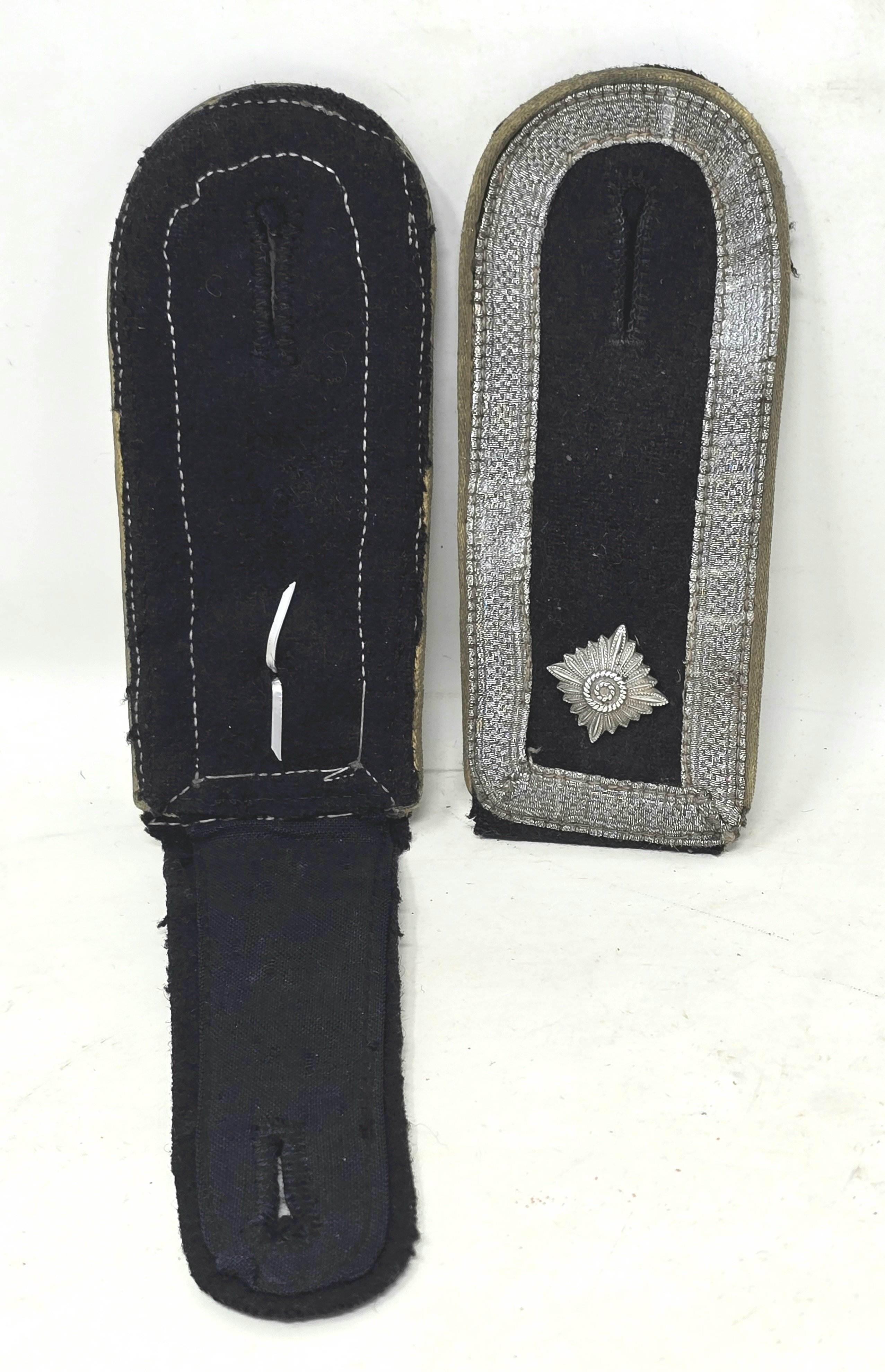 Hermann Göring Division NCO Shoulderboards — image 2