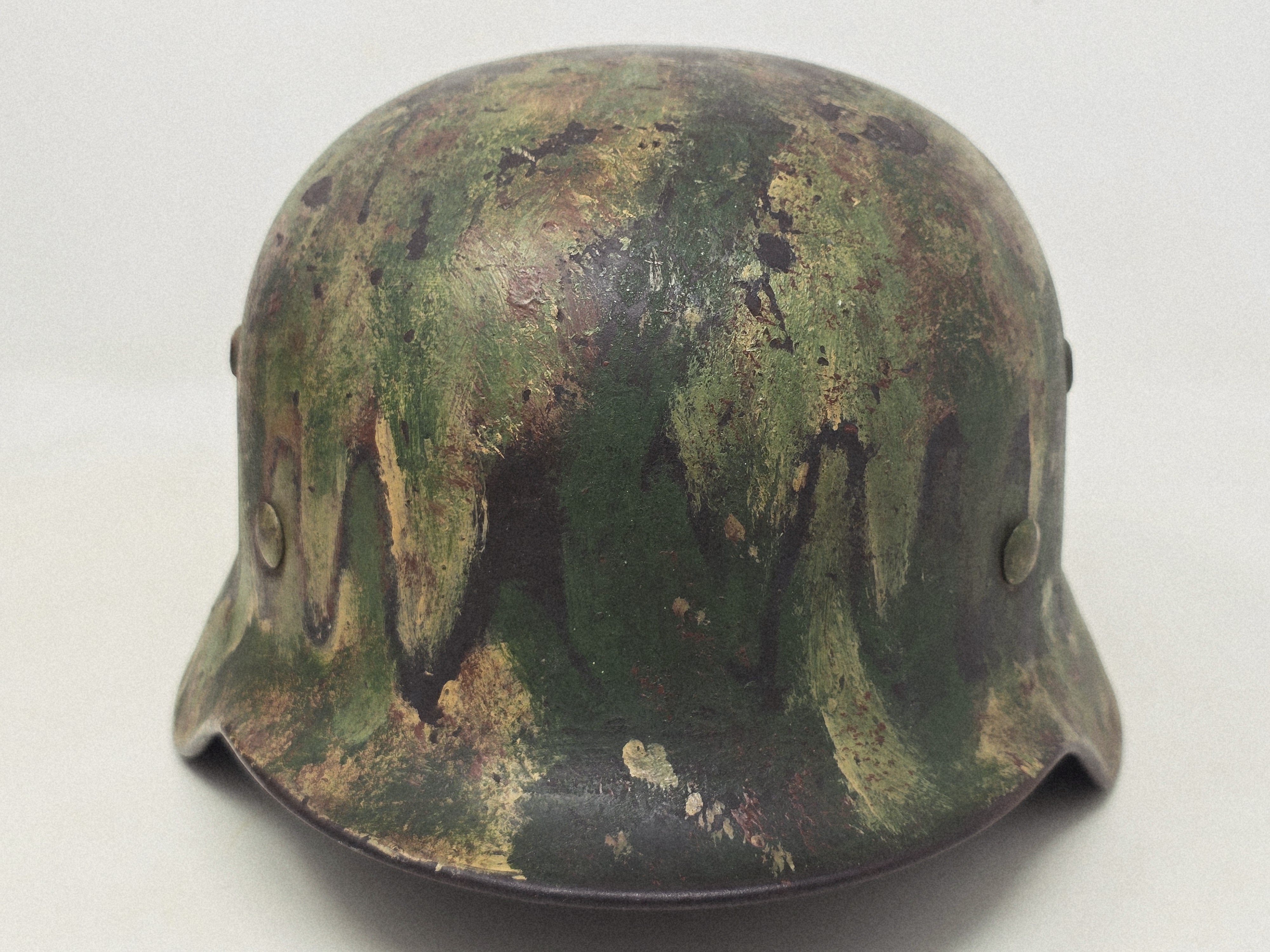 Stunning Luftwaffe M35 Camouflage Helmet — image 2