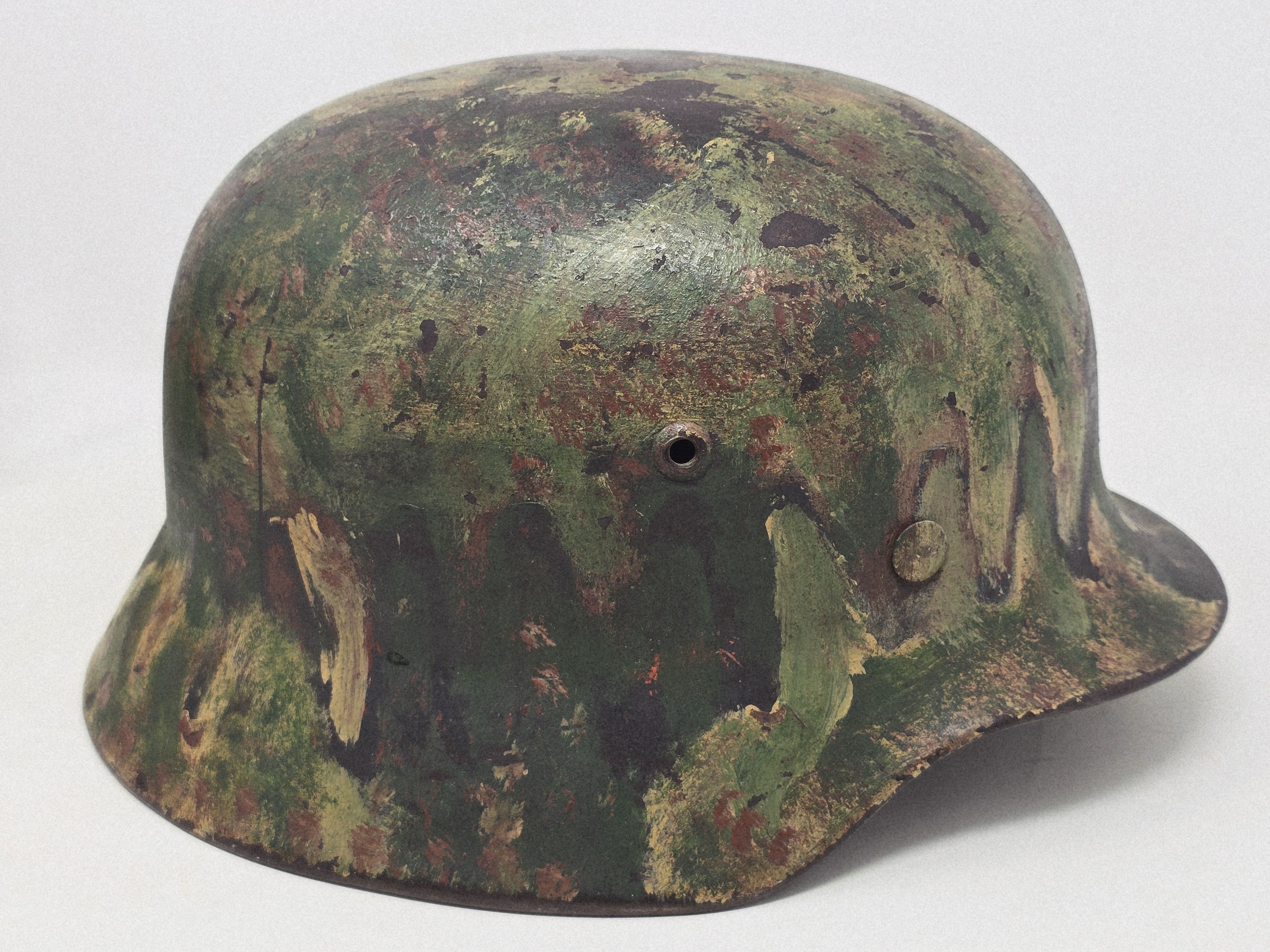 Stunning Luftwaffe M35 Camouflage Helmet — image 3