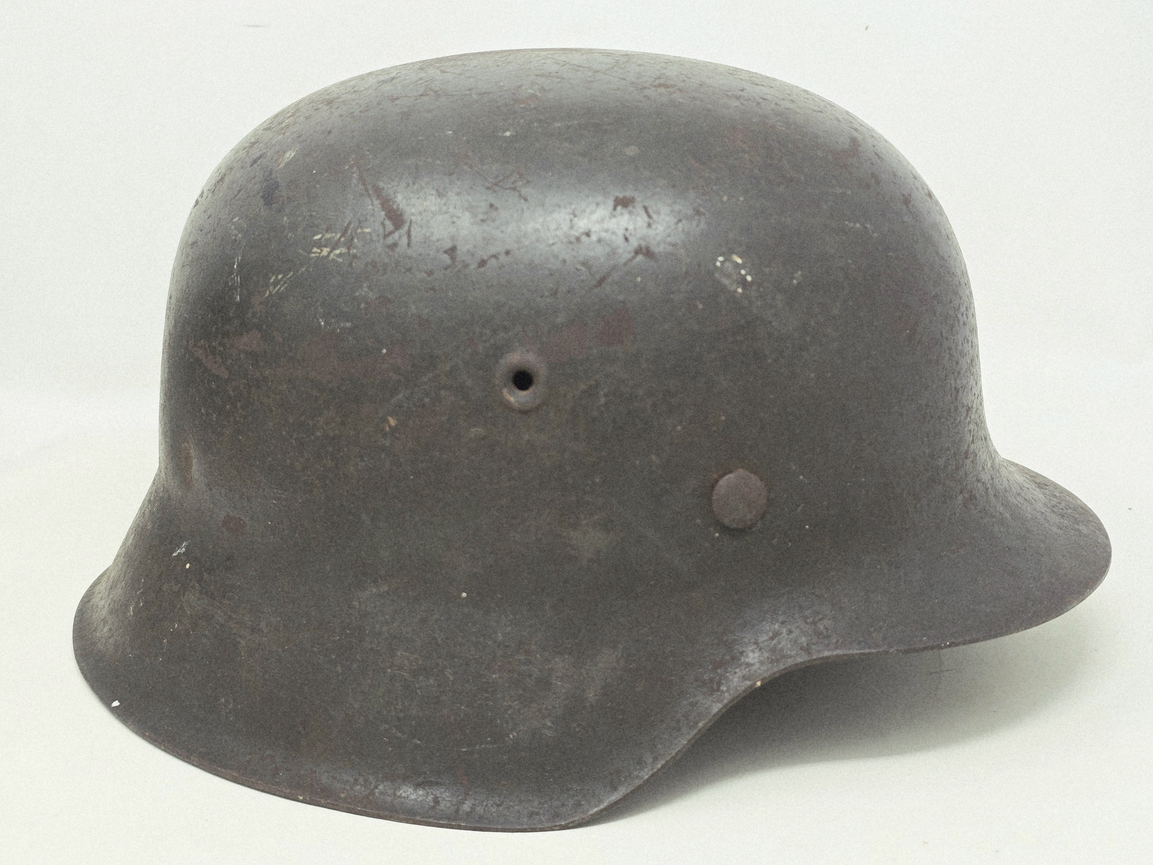 Heer M42 Helmet, Storage Unit Find — image 4