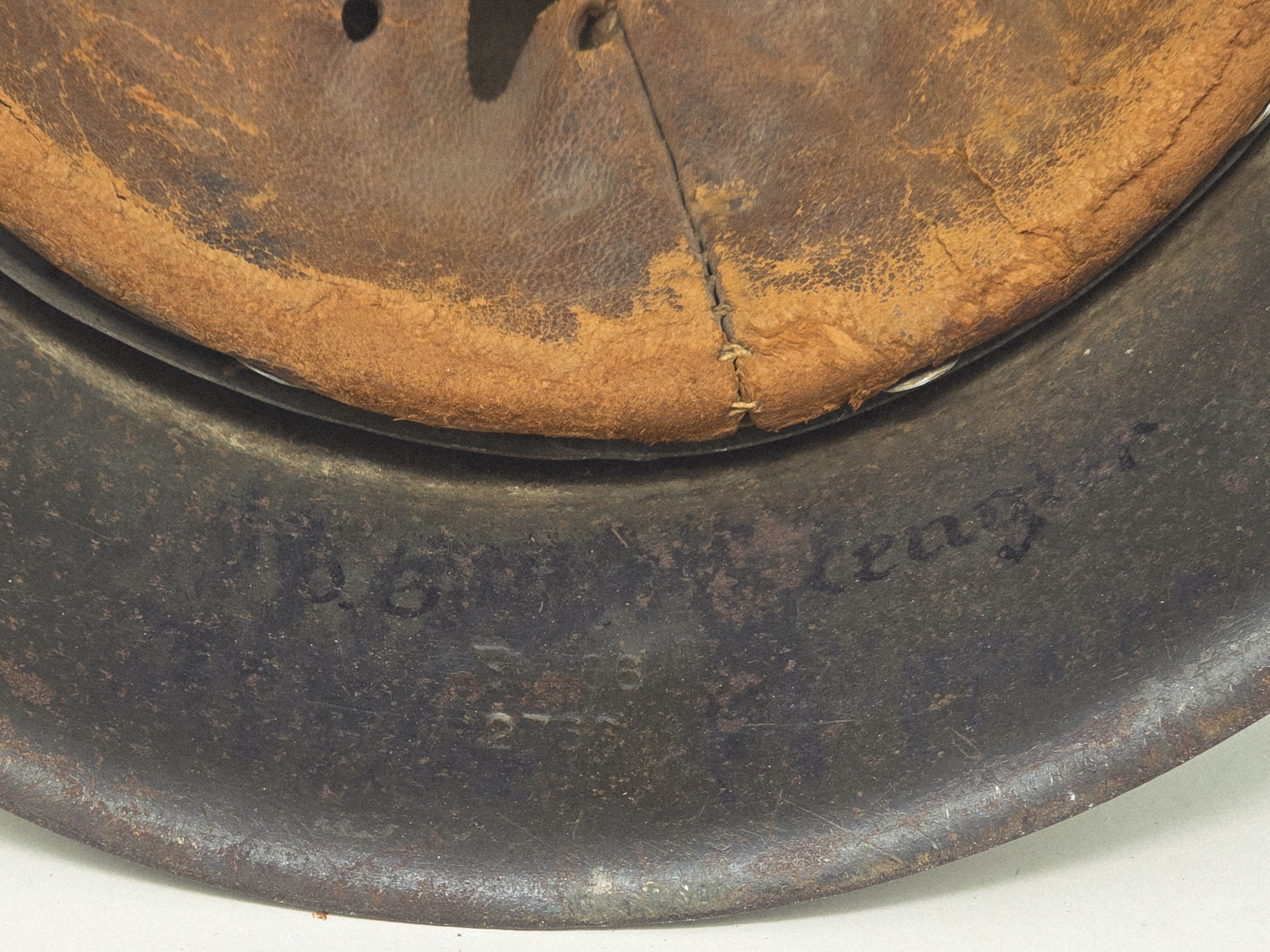 Heer M42 Helmet, Storage Unit Find — image 9