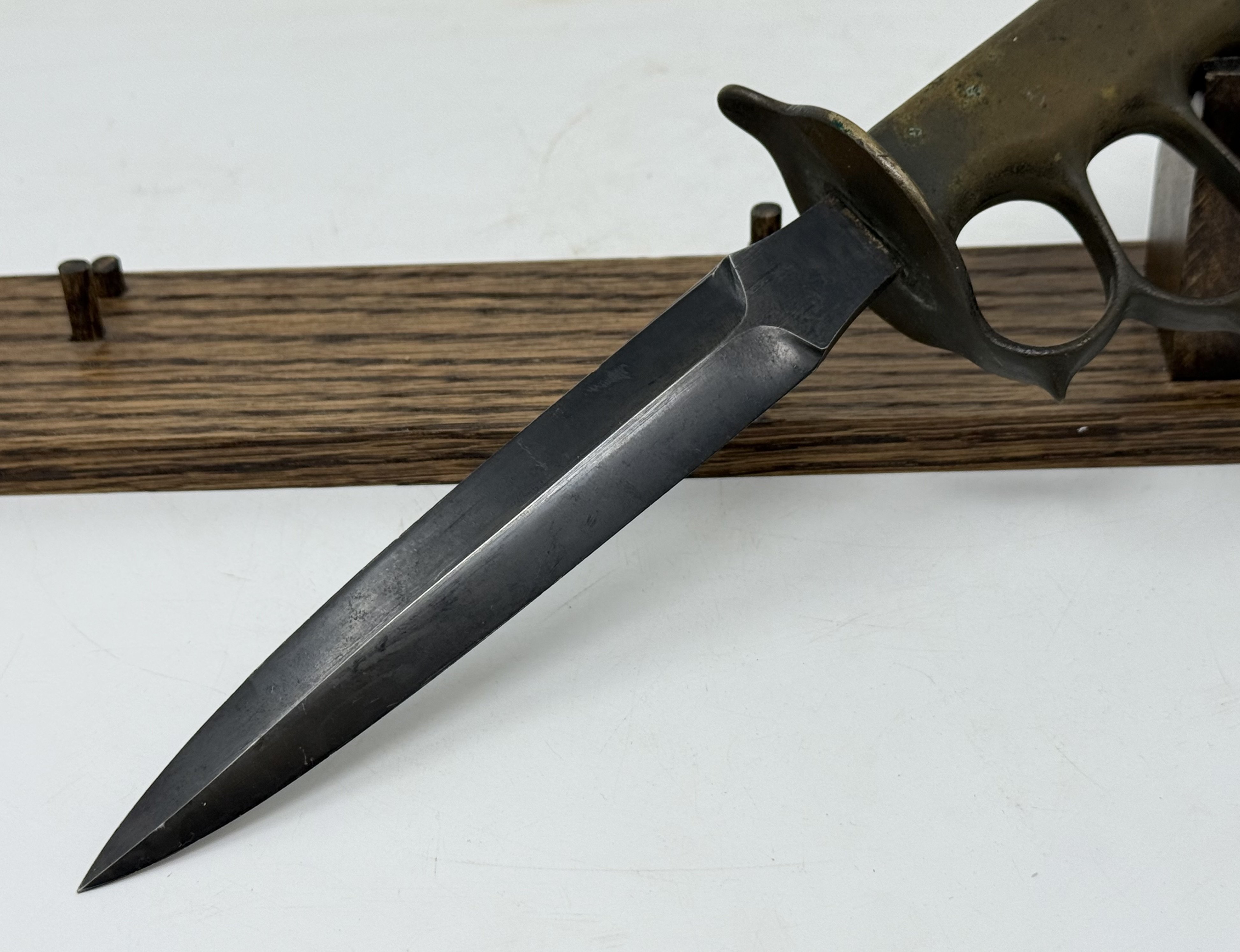 US 1918 LF&C Trench Knuckle Knife — image 10