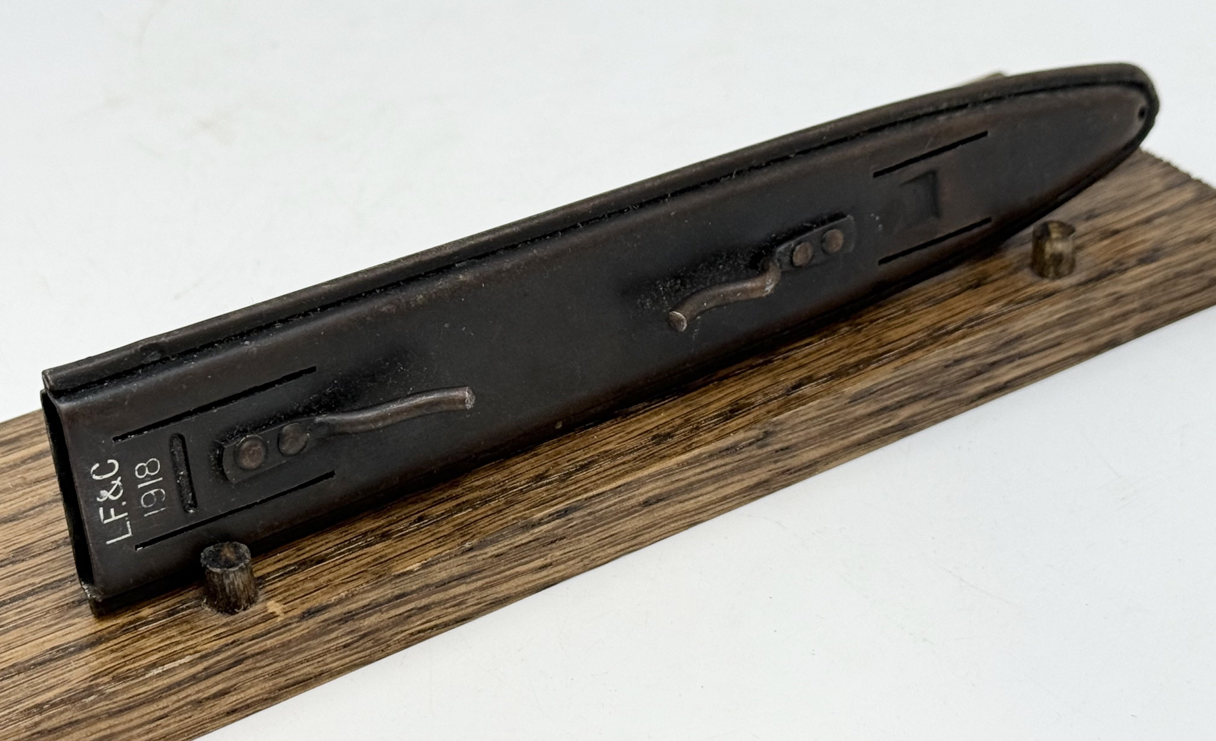 US 1918 LF&C Trench Knuckle Knife — image 15