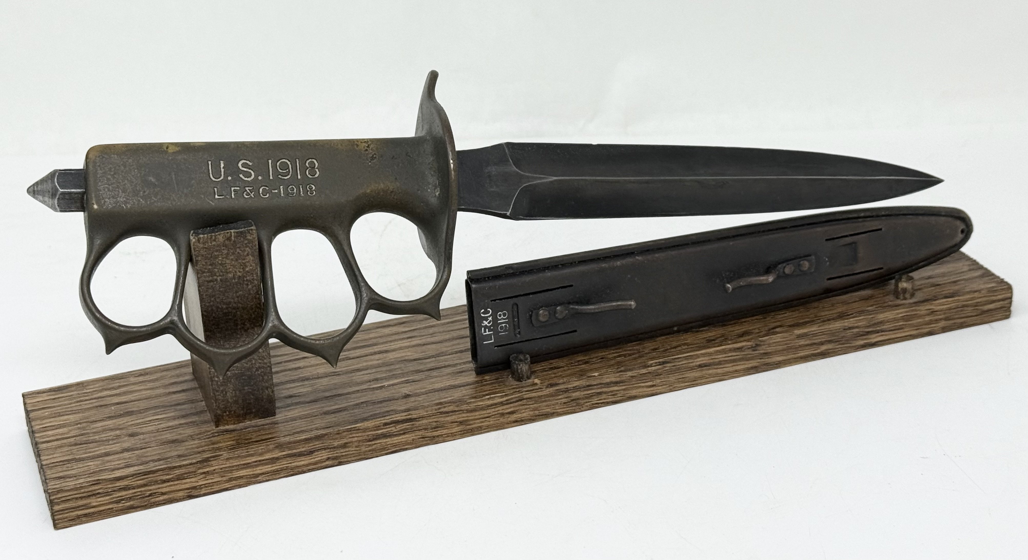 US 1918 LF&C Trench Knuckle Knife — image 3