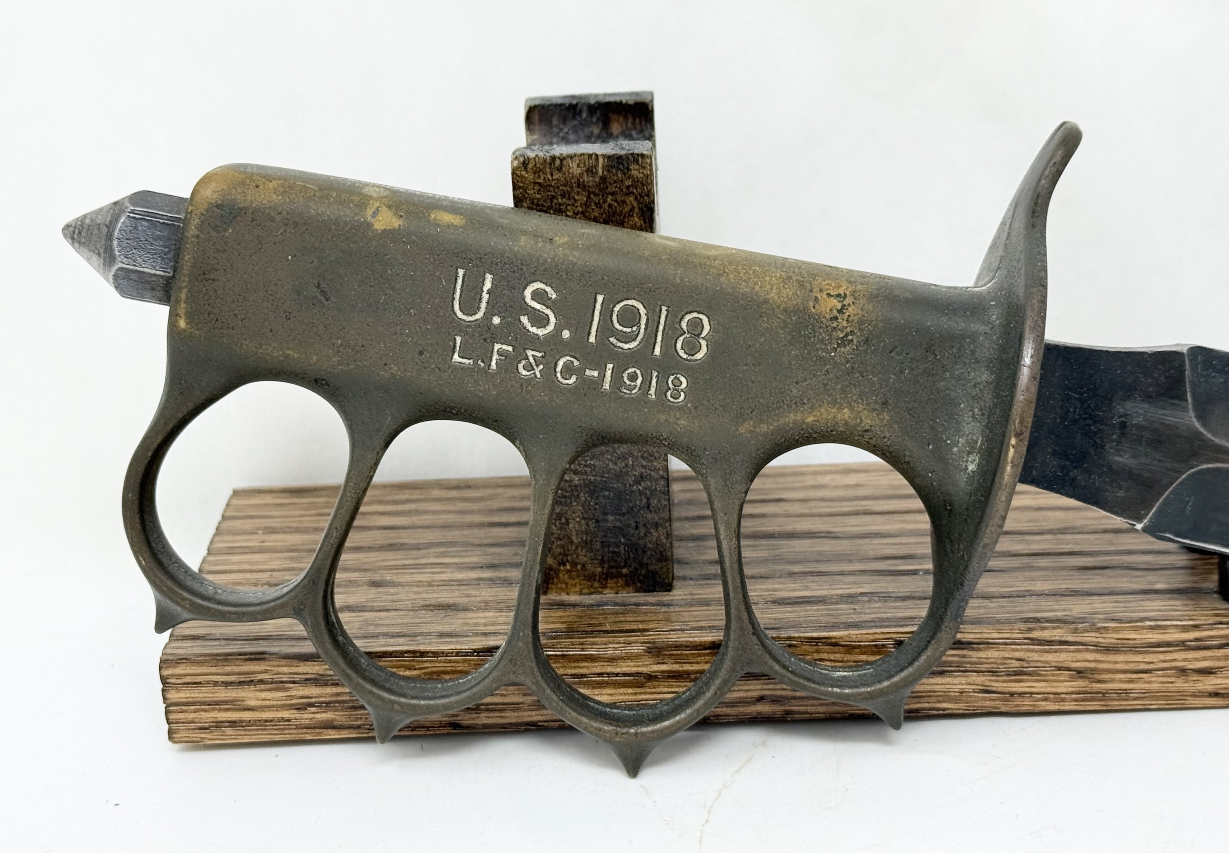 US 1918 LF&C Trench Knuckle Knife — image 4