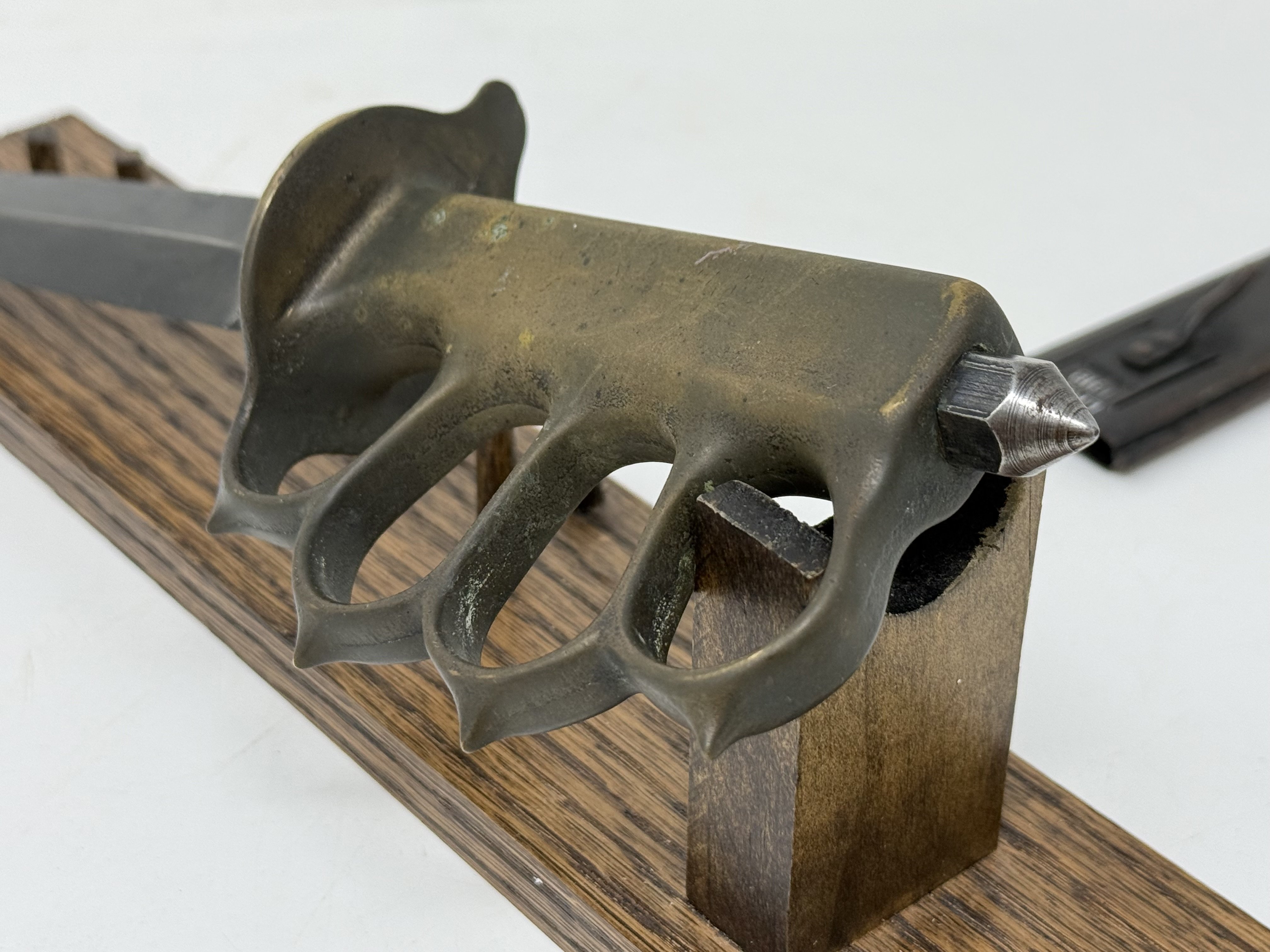 US 1918 LF&C Trench Knuckle Knife — image 7
