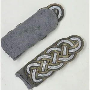 Uniform-Removed SS-Brigadeführer Boards.